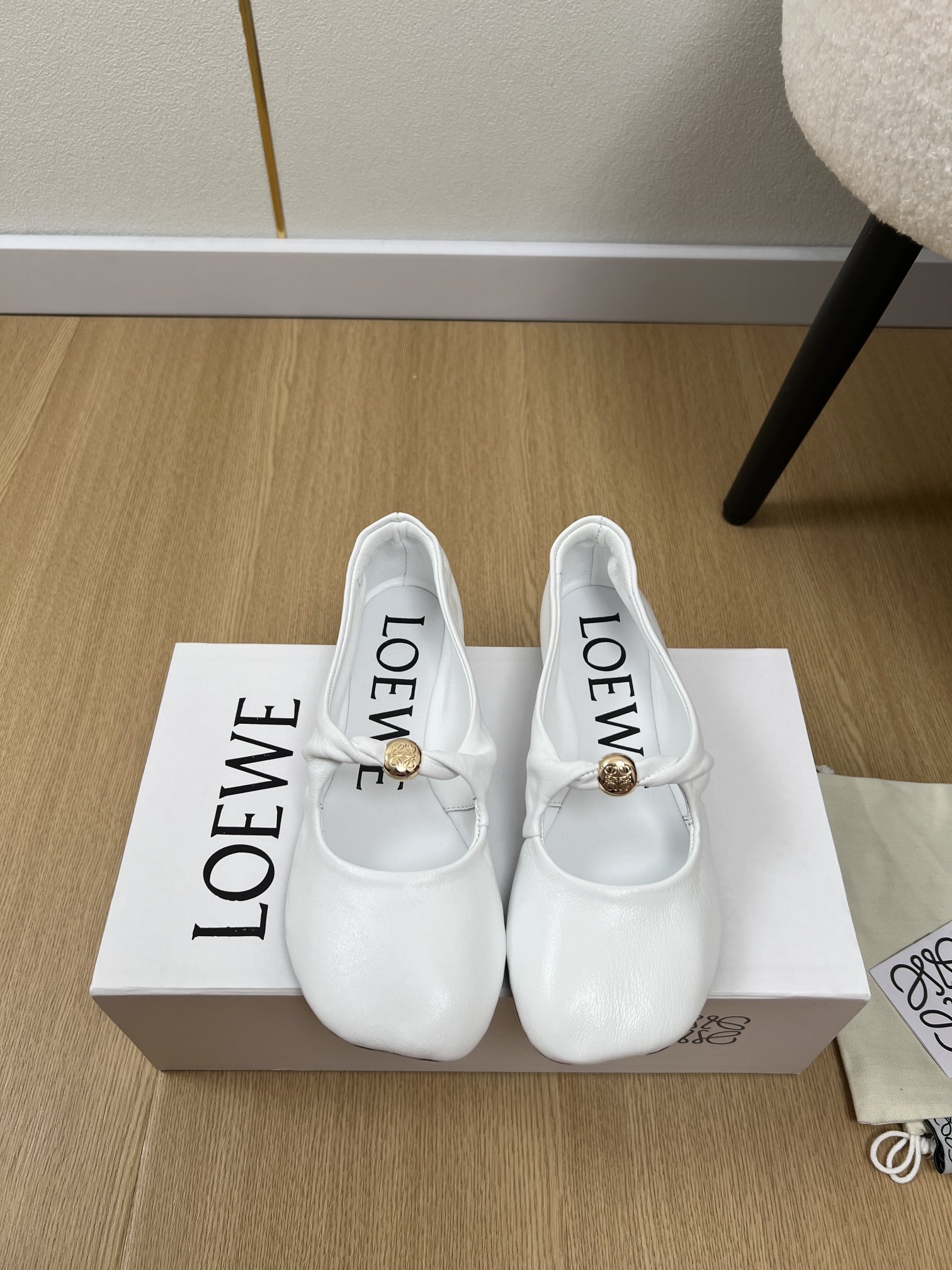 Luxurious Sheep Skin Shoes with Open Bottom for Summer 2025: Coder’s Choice at $650 - 图片 1