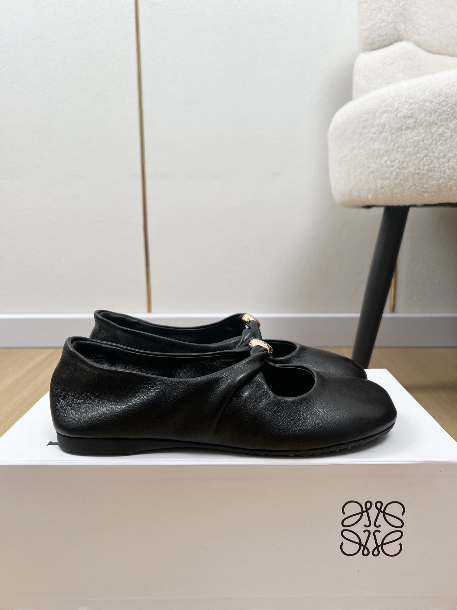 “2025 Summer Collection: Sheepskin Shoes with Zilong Bottom, 40 Coders, Plant Price 650” - 图片 2