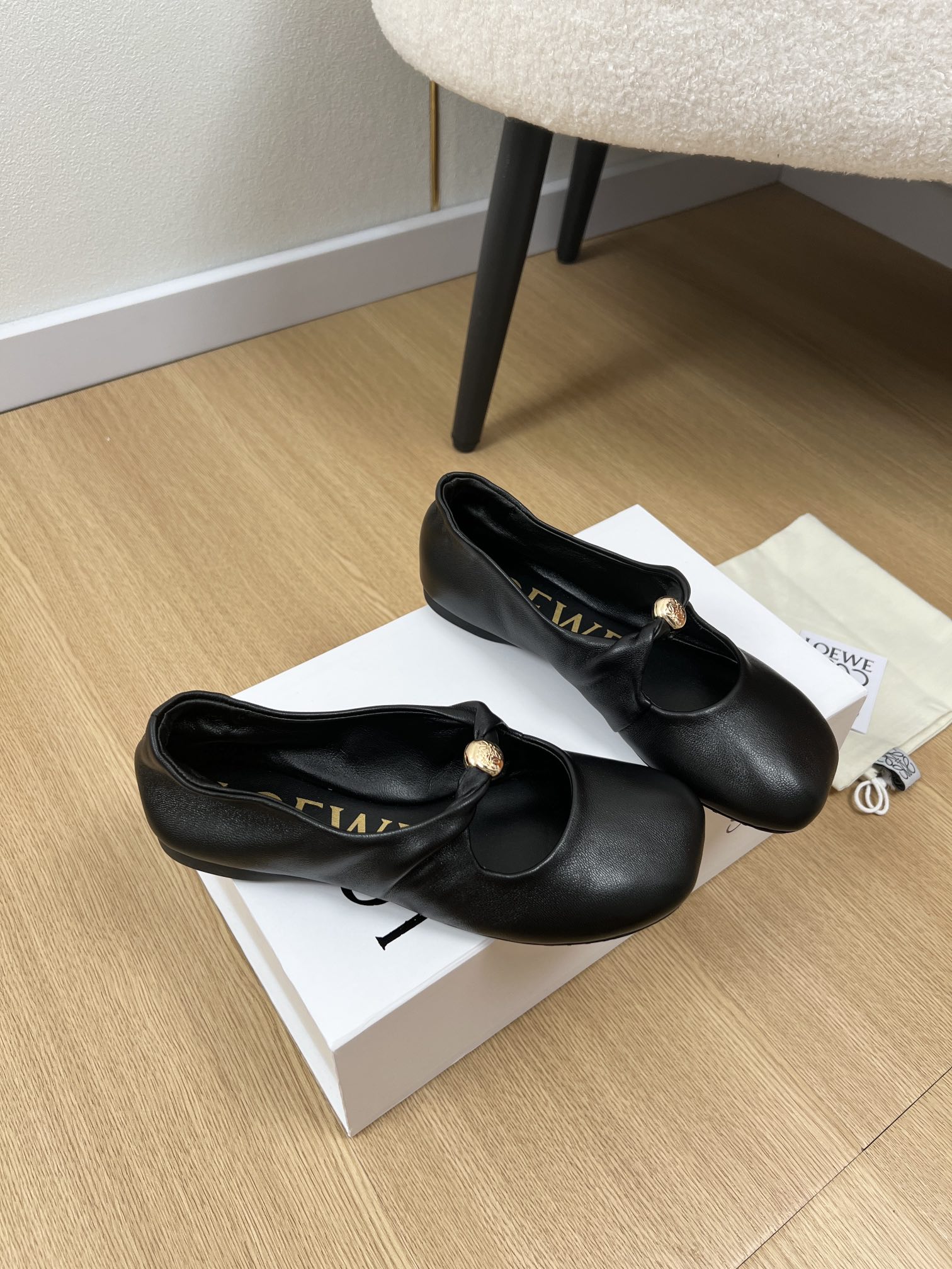 “2025 Summer Collection: Sheepskin Shoes with Zilong Bottom, 40 Coders, Plant Price 650” - 图片 3