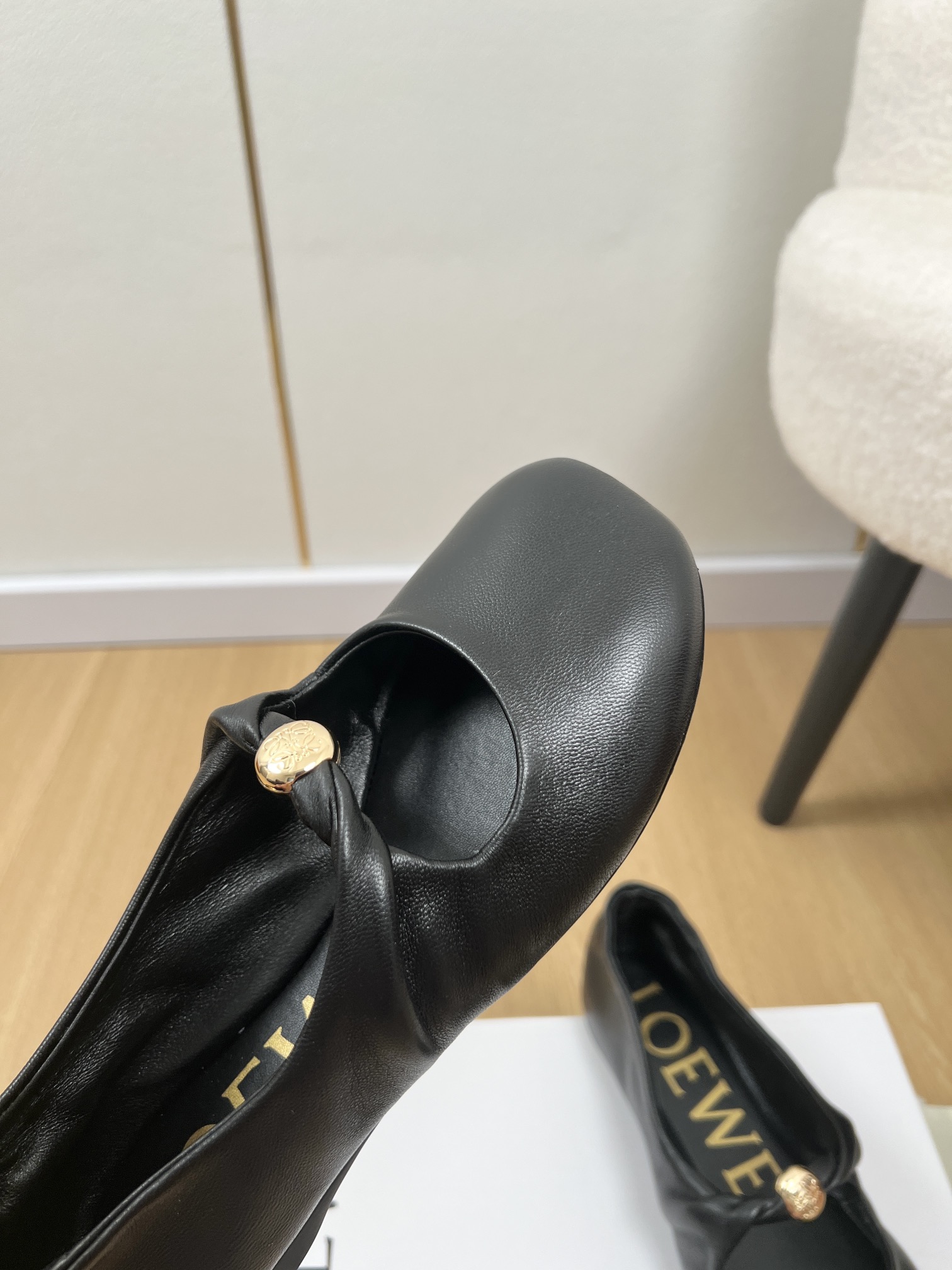 “2025 Summer Collection: Sheepskin Shoes with Zilong Bottom, 40 Coders, Plant Price 650” - 图片 5