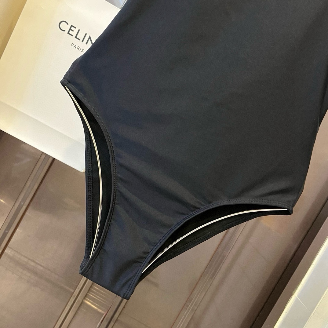 。
范思哲官方新款泳衣比基尼👙，高端定制，S M L XL