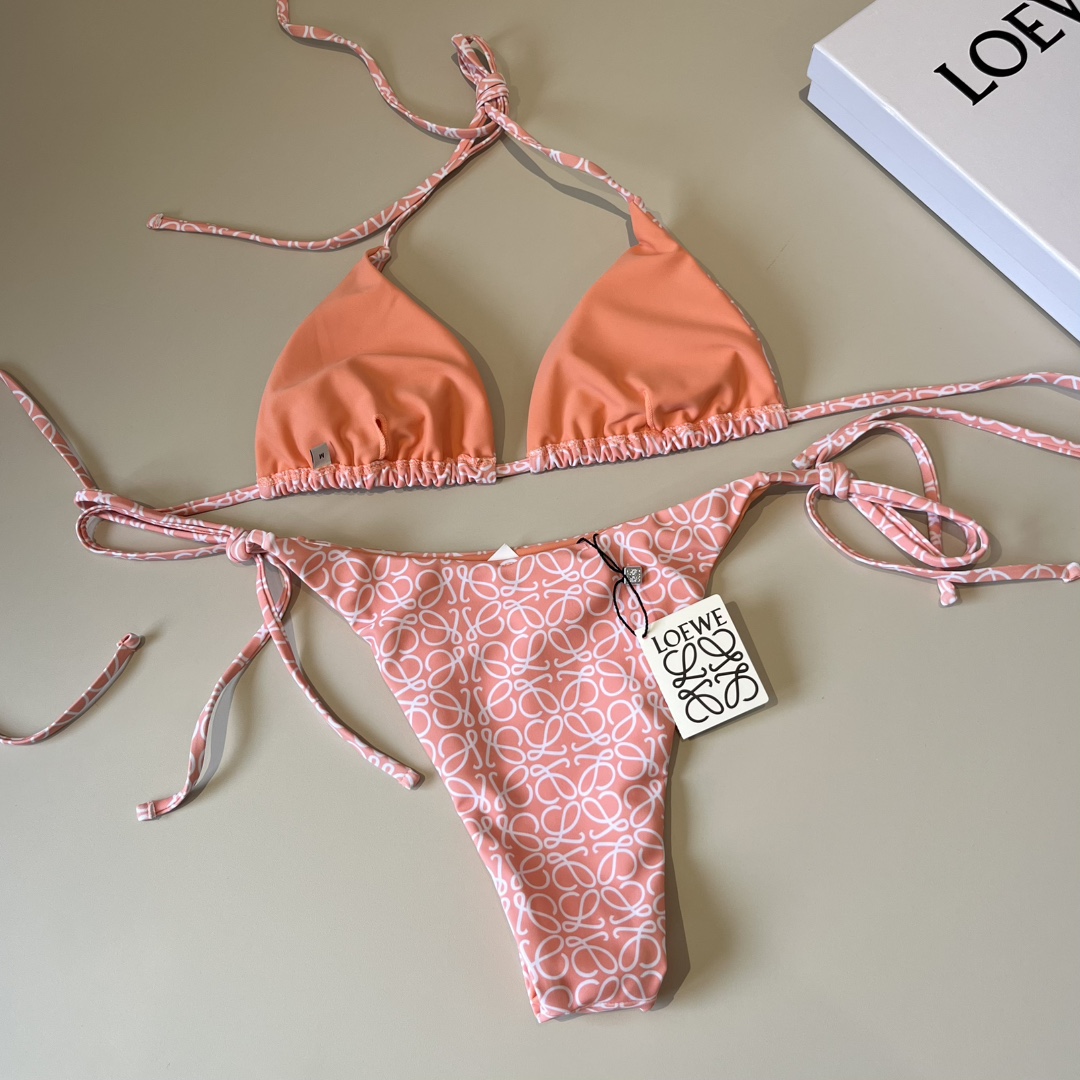  🆕
罗意威LOEWE新款比基尼泳衣👙❤️😍🥰适合多种场景的游泳衣🏊‍♀️海边 游泳池 温泉 水上乐园 