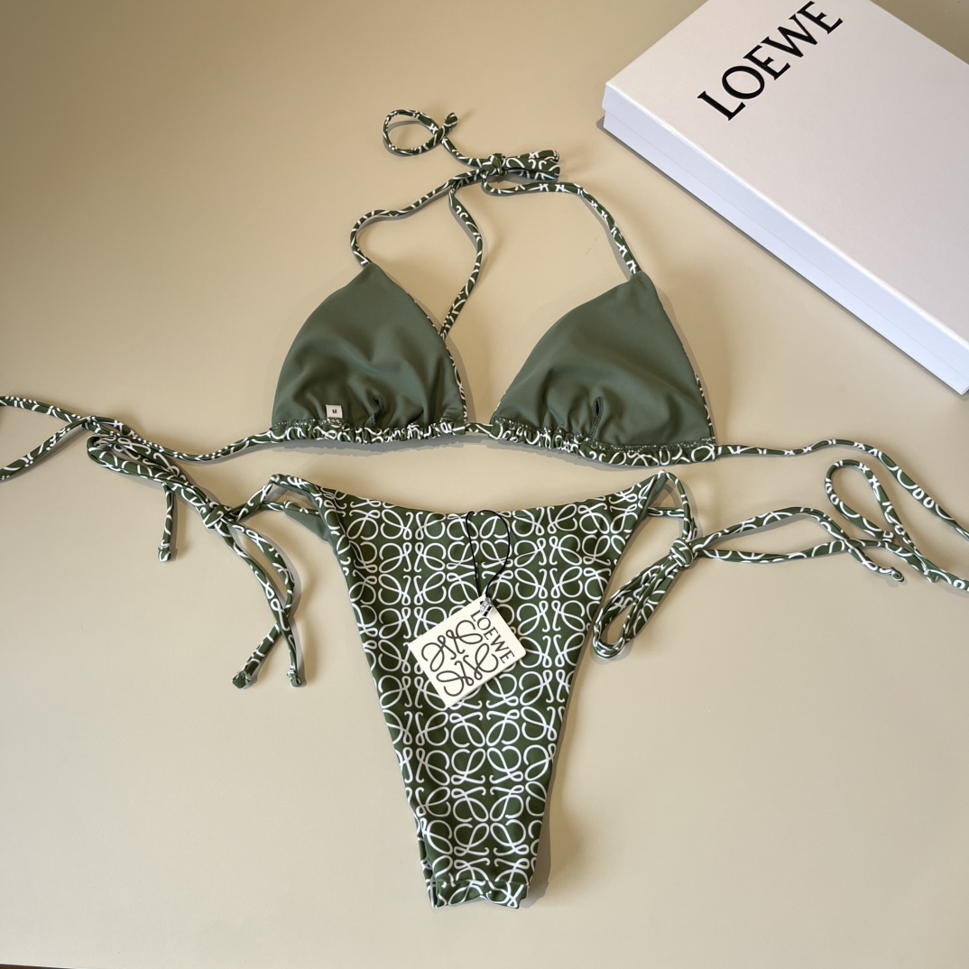  🆕
罗意威LOEWE新款比基尼泳衣👙❤️😍🥰适合多种场景的游泳衣🏊‍♀️海边 游泳池 温泉 水上乐园 