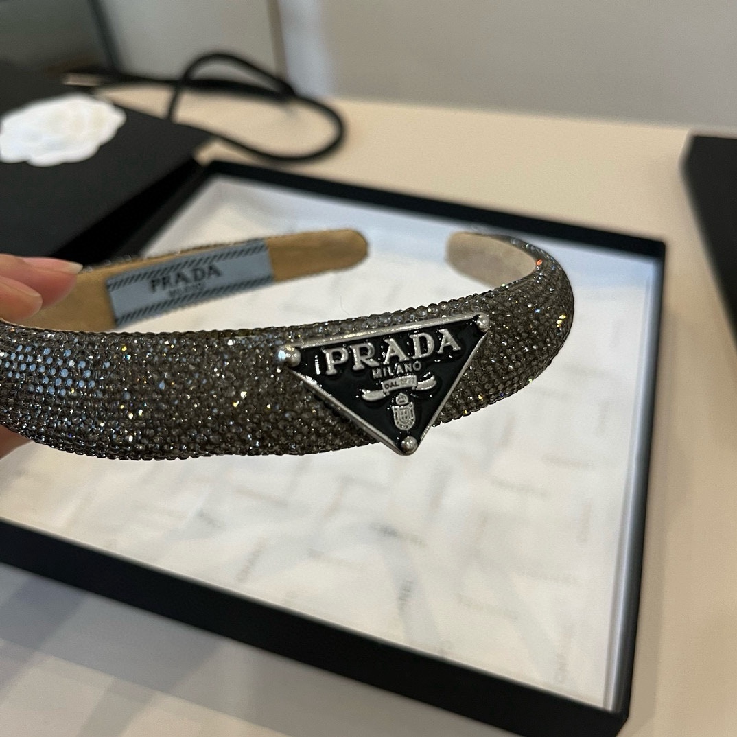 🆕
PRADA普拉达发箍