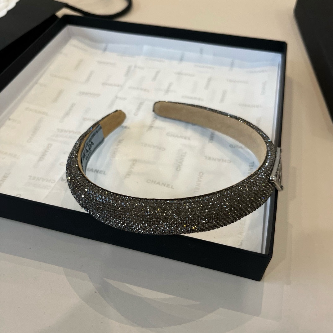 🆕
PRADA普拉达发箍