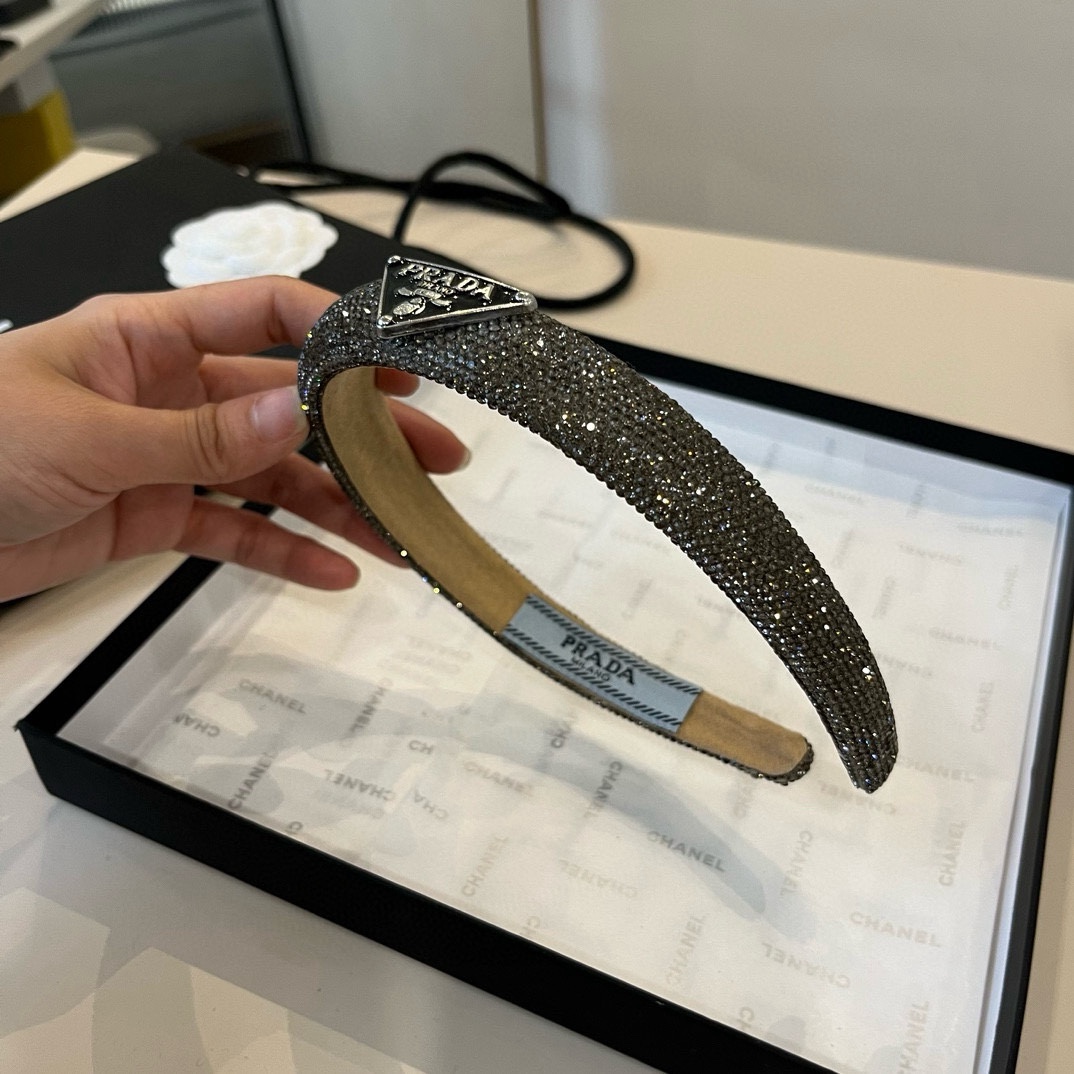 🆕
PRADA普拉达发箍