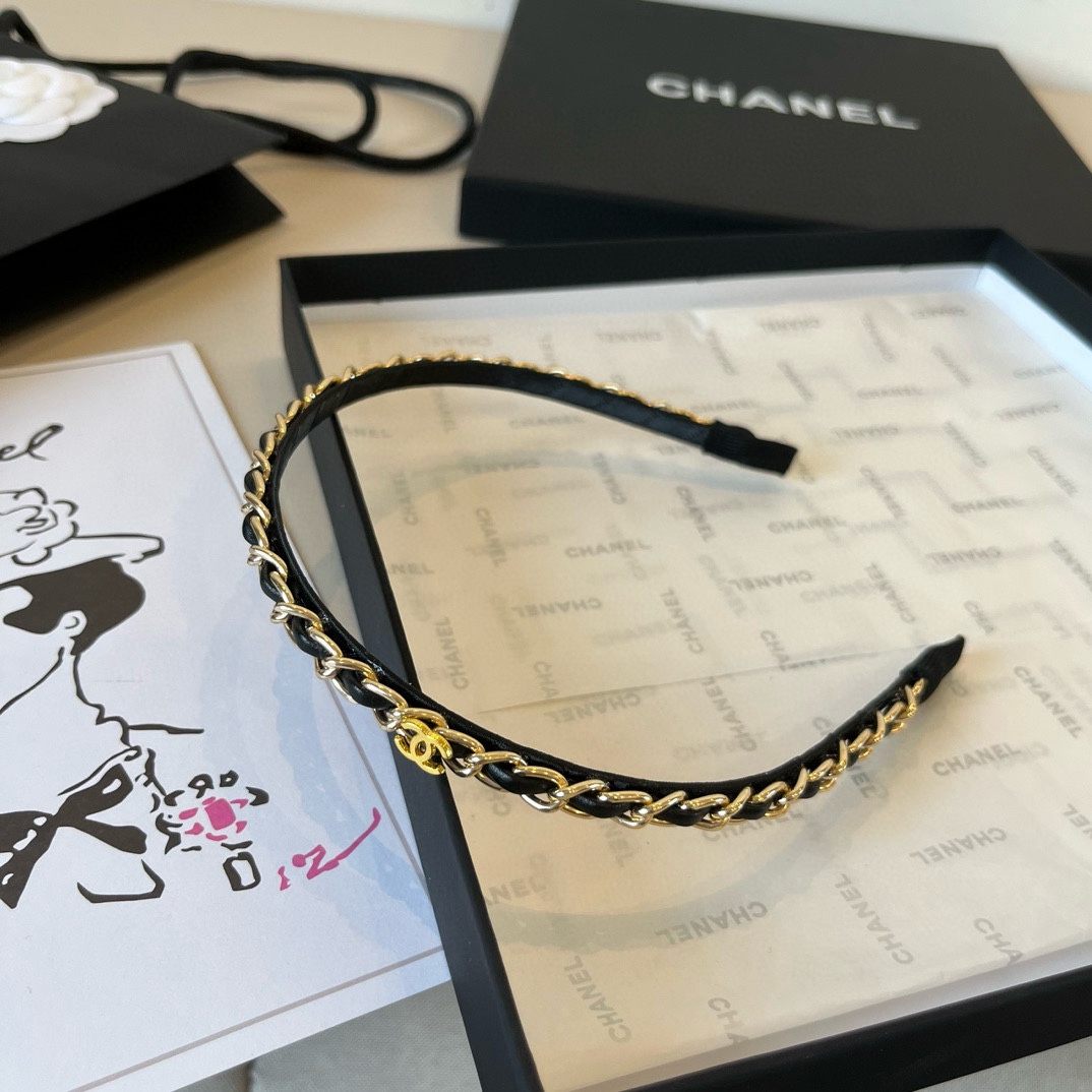 🆕

Chanel香奈儿穿皮链条发箍 头箍