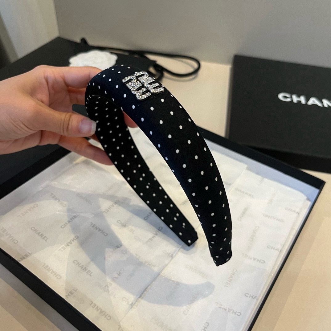 🆕

miumiu缪缪新款发箍