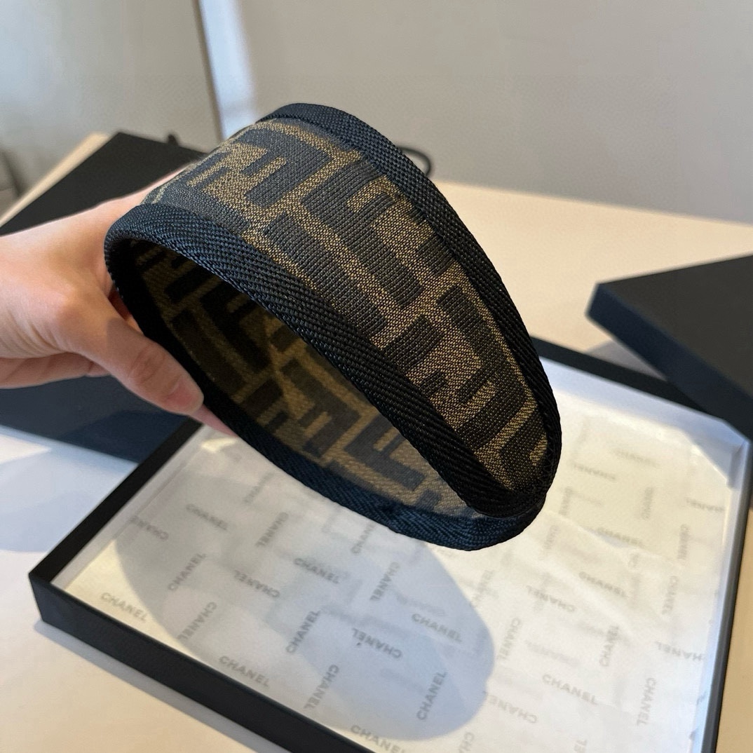 🆕

miumiu缪缪新款发箍