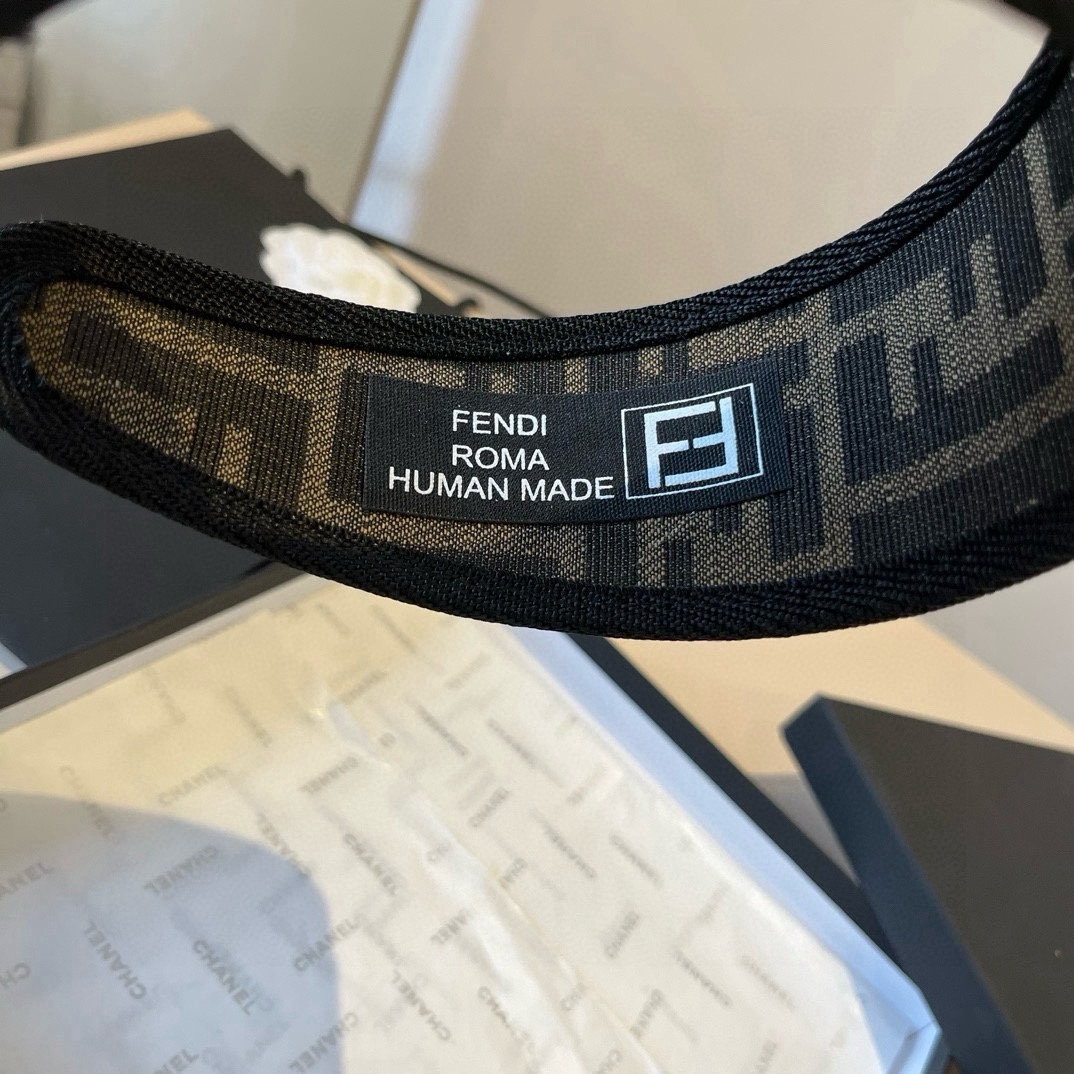🆕

miumiu缪缪新款发箍