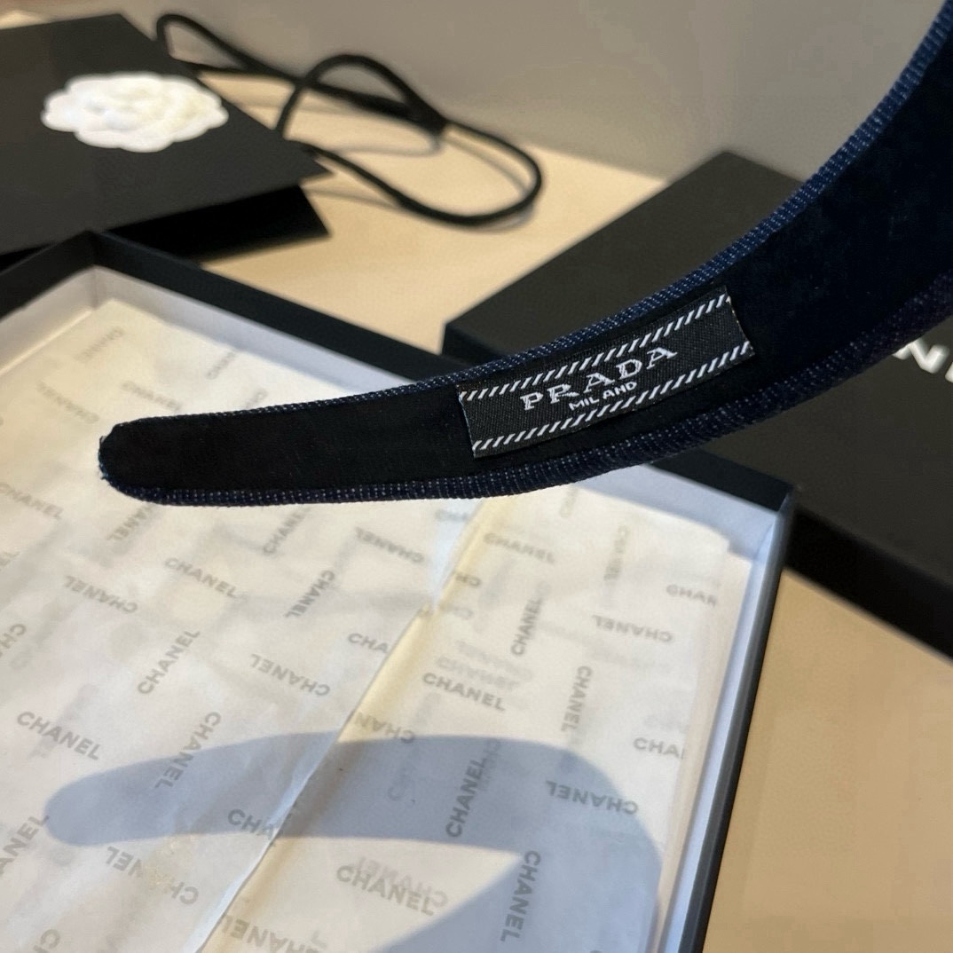 🆕
PRADA普拉达发箍