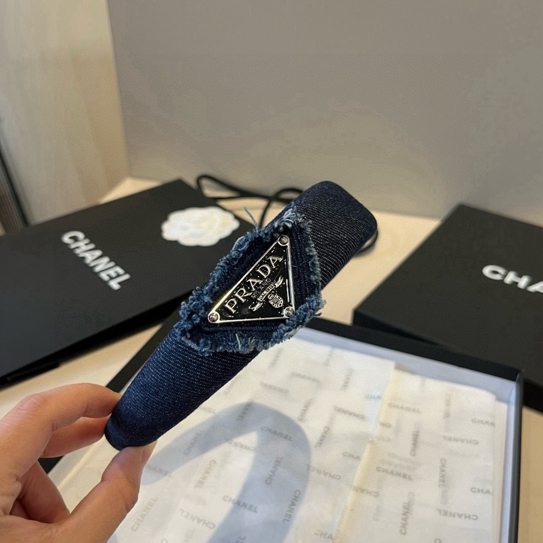 🆕
PRADA普拉达发箍