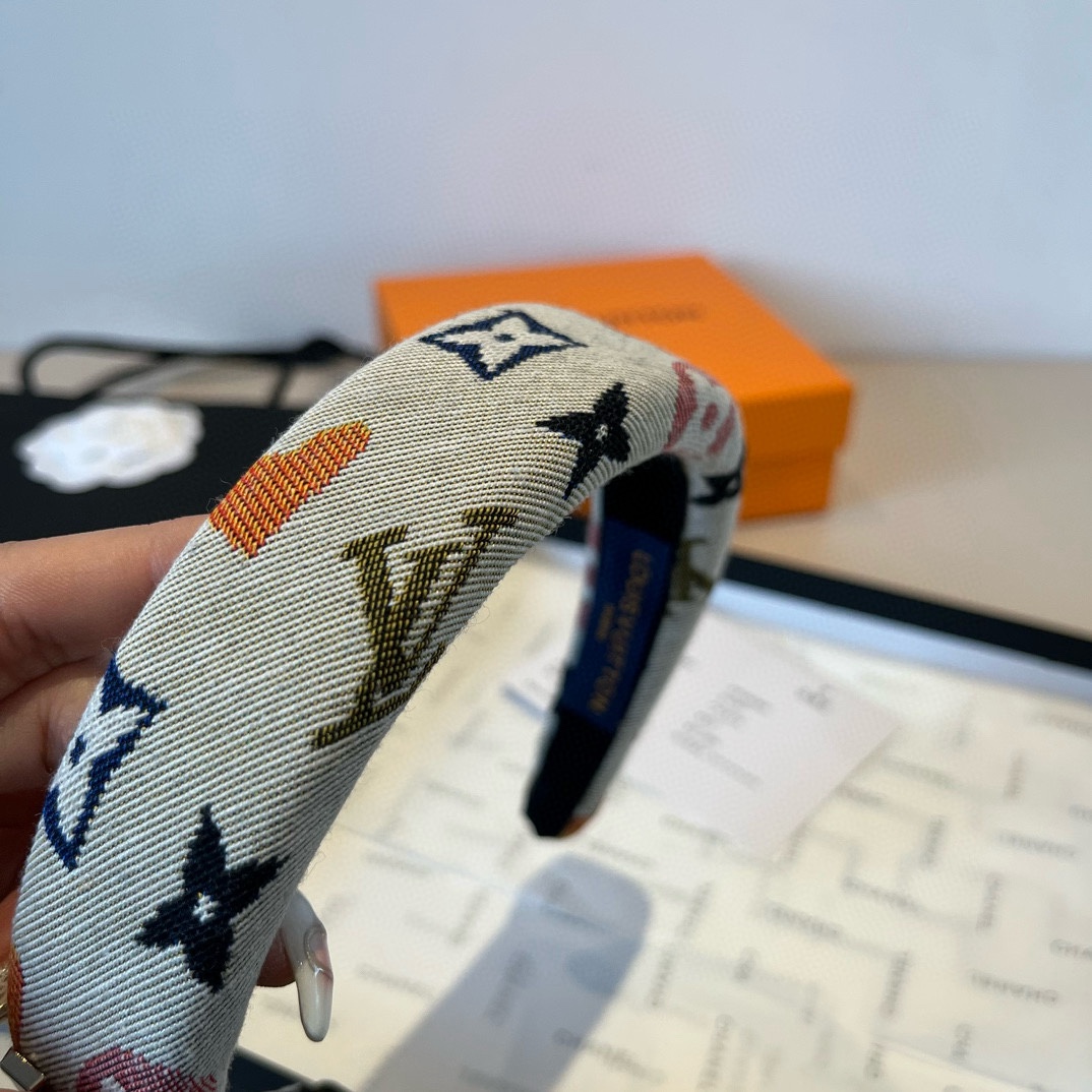 🆕

Lv路易威登新款老花发箍
