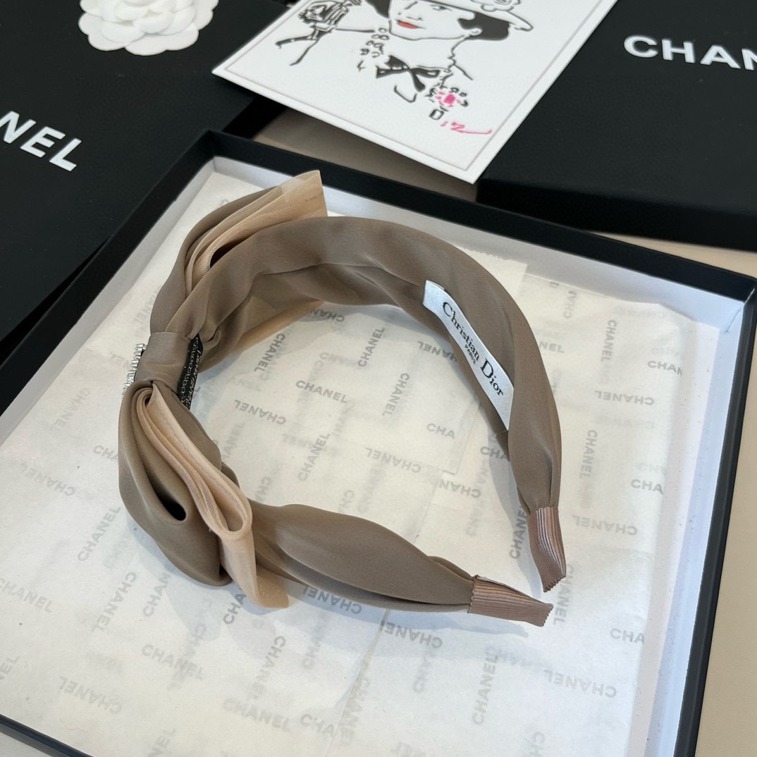 🆕

Dior迪奥新款蝴蝶结发箍