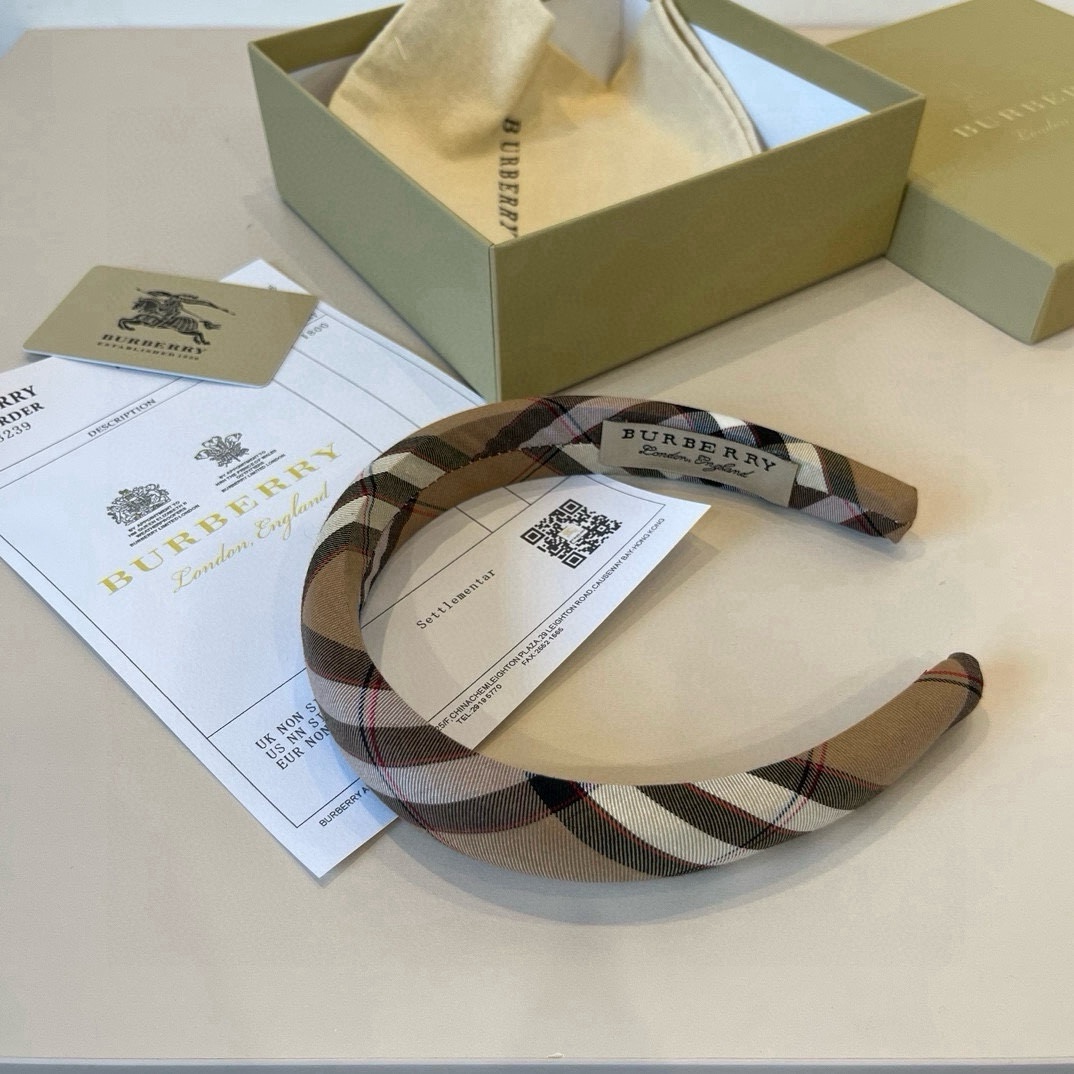 🆕

Burberry巴宝品新款发箍，BB格发箍