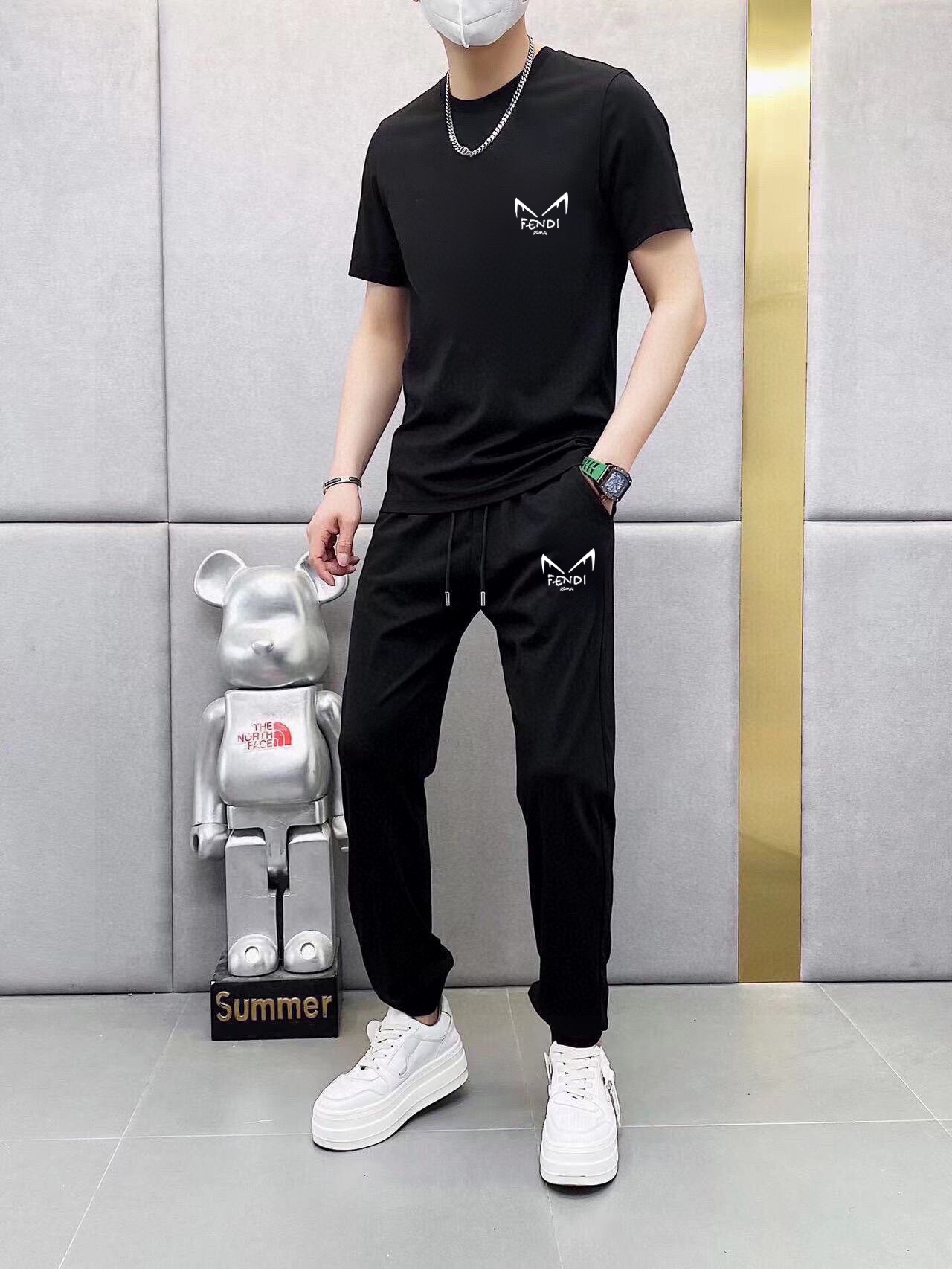 Fendi FENDI 芬迪 (胖子福音) 2025 世界知名奢侈品牌