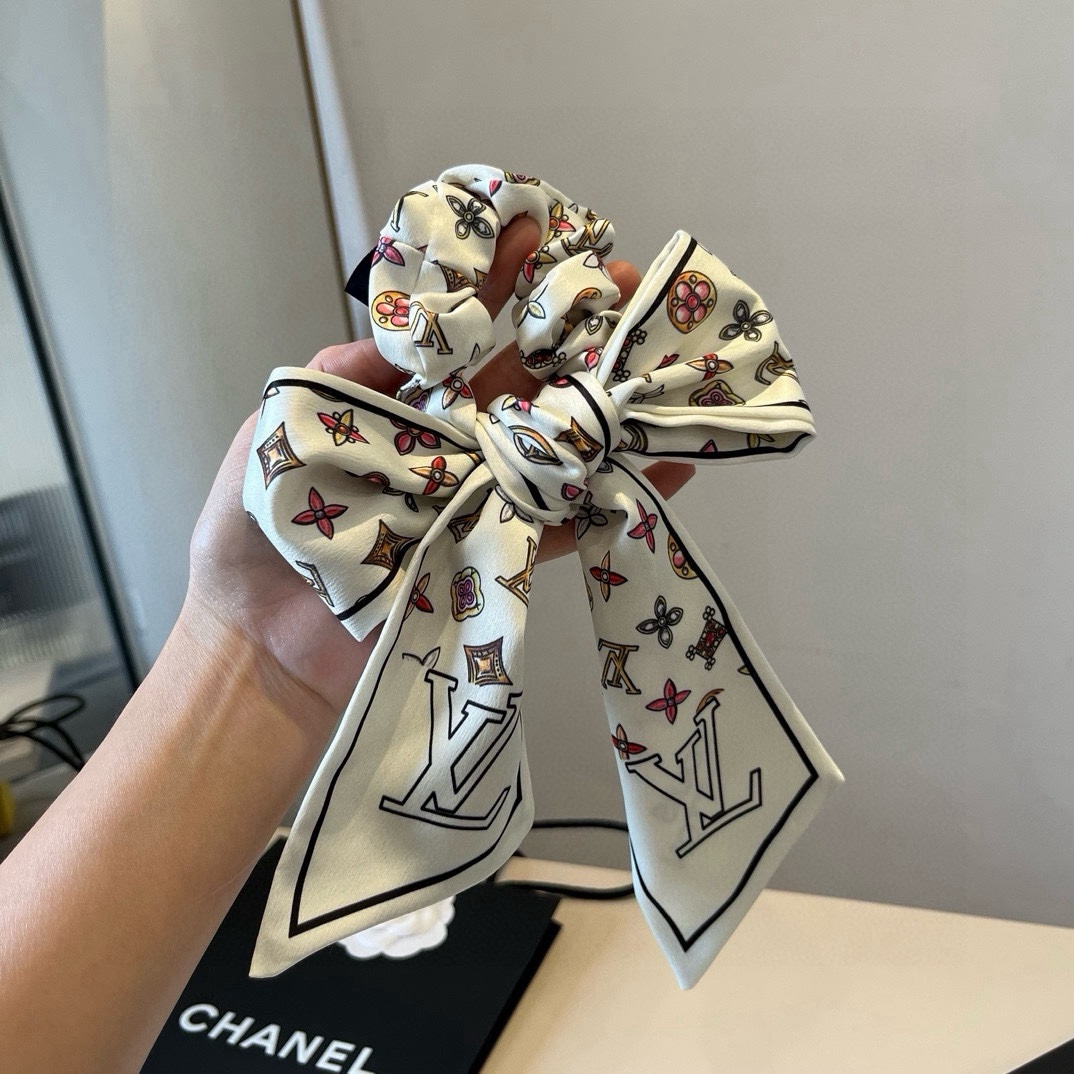 🆕

LV蝴蝶结发圈