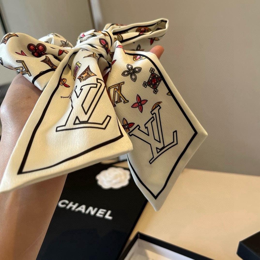 🆕

LV蝴蝶结发圈