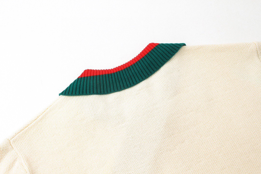 古驰/Gucci 夏季新款 胸前互扣式小双G针织翻领短袖polo衫象牙白-Chinese UA Cheap High Quatity Brand Clothes Bags handbags Sneakers wholesale wholesaler seller from China Factory suppliers Fashion Clothing Shoes best Quality Beautiful Price 古驰/Gucci 夏季新款 胸前互扣式小双G针织翻领短袖polo衫象牙白