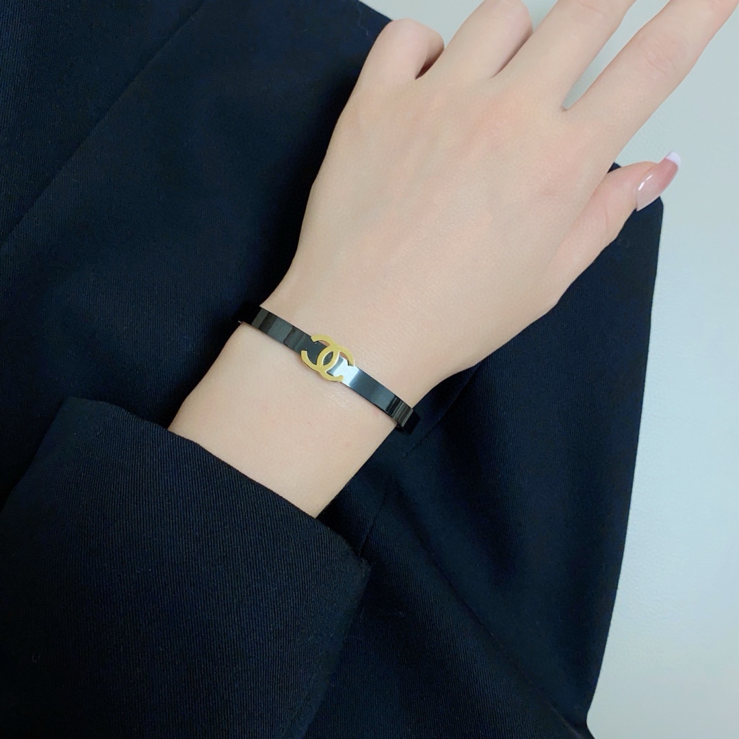Chanel Carbon Black Handworker: High-Level Craftsmanship with Luxury and High Price