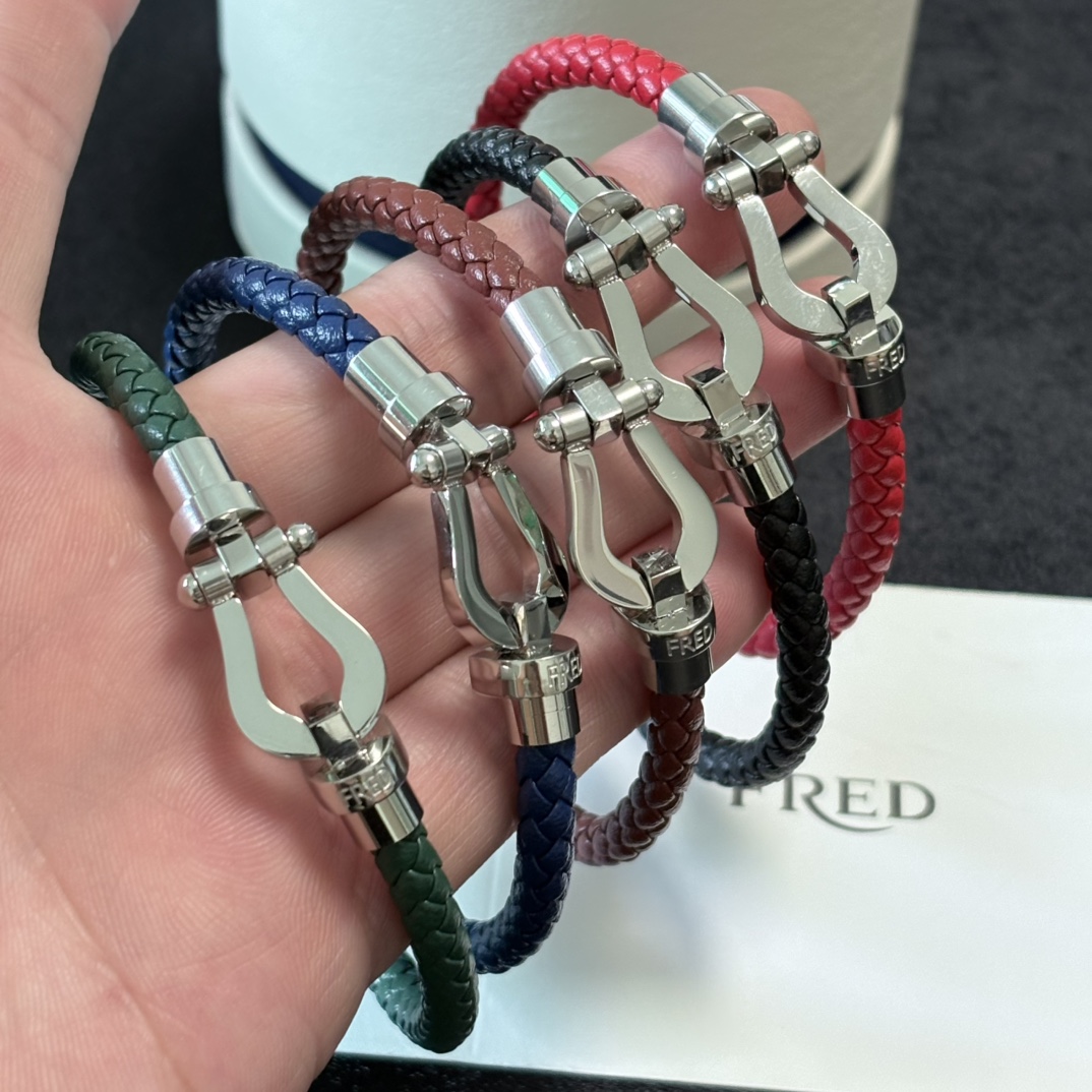 High-end Custom Silver Leather Bracelets by Fred Freder with Exclusive Logo Corset - 图片 2