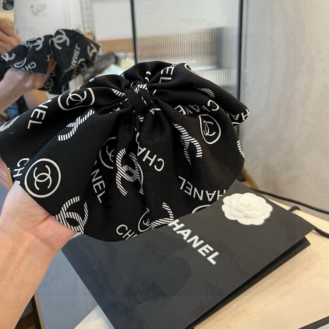 🆕

Chanel香奈儿蝴蝶结顶夹