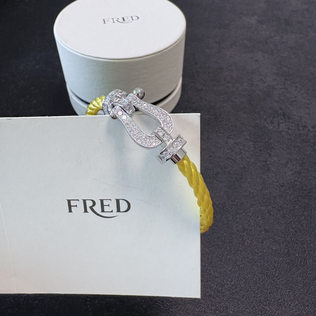 Fashionable High-End Bracelets with Drills and Gold Accents - 图片 4