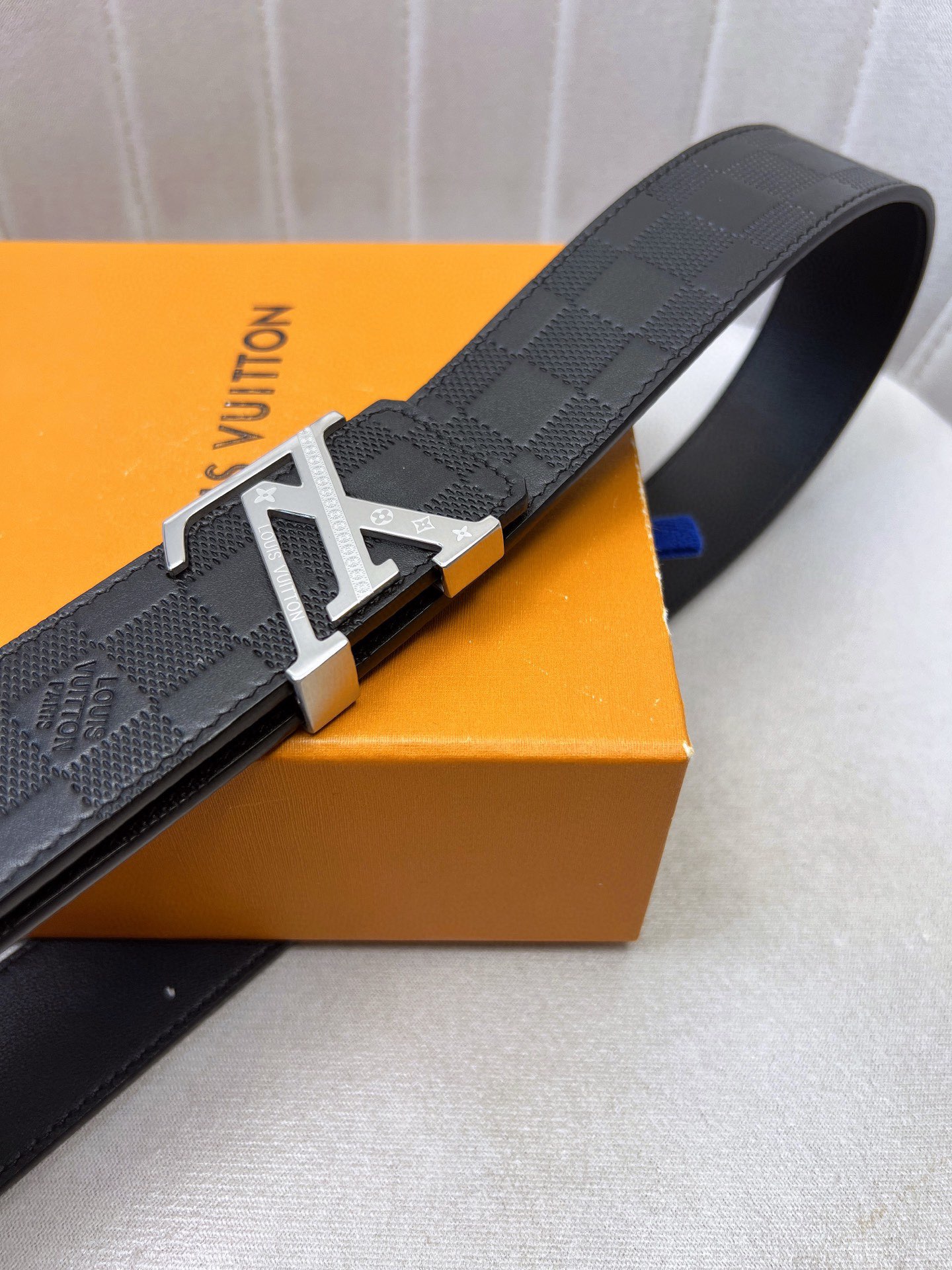 Luxury LV Belt: Original Oxen-Skin, Gold Knitted, Custom Leather, 4.0 Width Cabinet - 图片 4