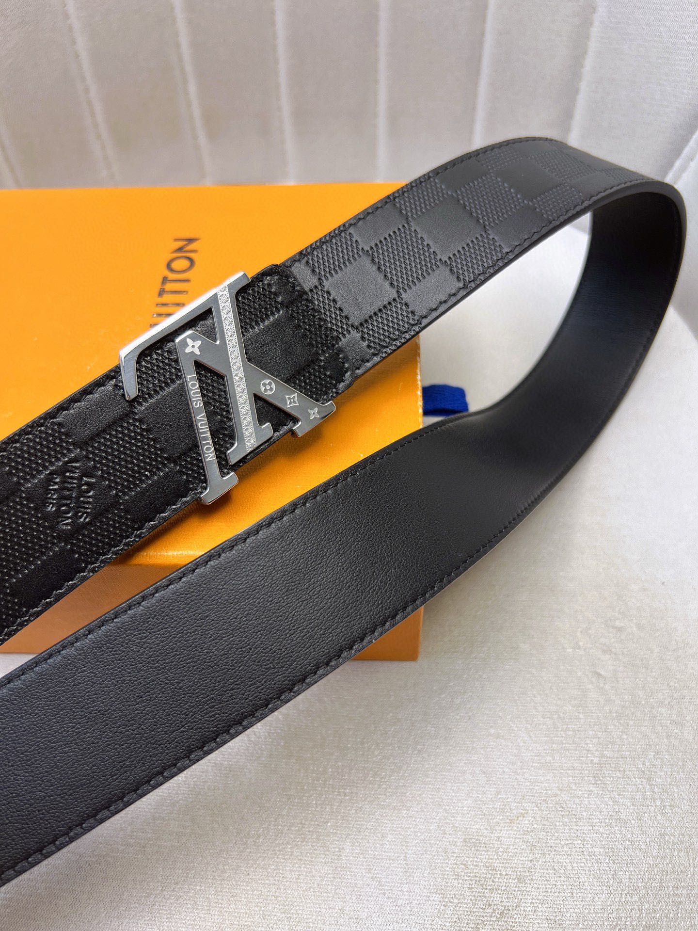 Luxury LV Belt: Original Oxen-Skin, Gold Knitted, Custom Leather, 4.0 Width Cabinet - 图片 5