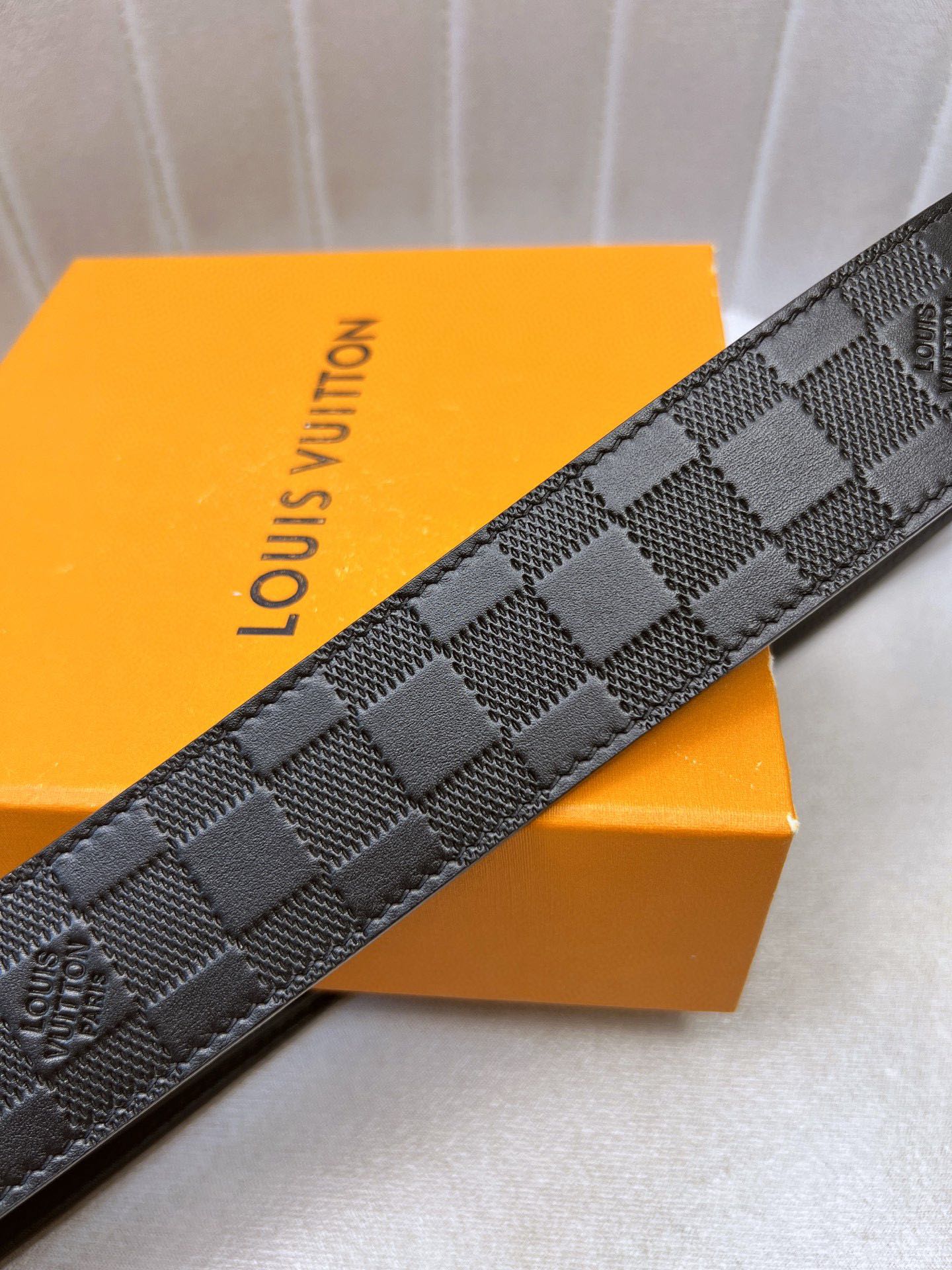 Luxury LV Belt: Original Oxen-Skin, Gold Knitted, Custom Leather, 4.0 Width Cabinet - 图片 8