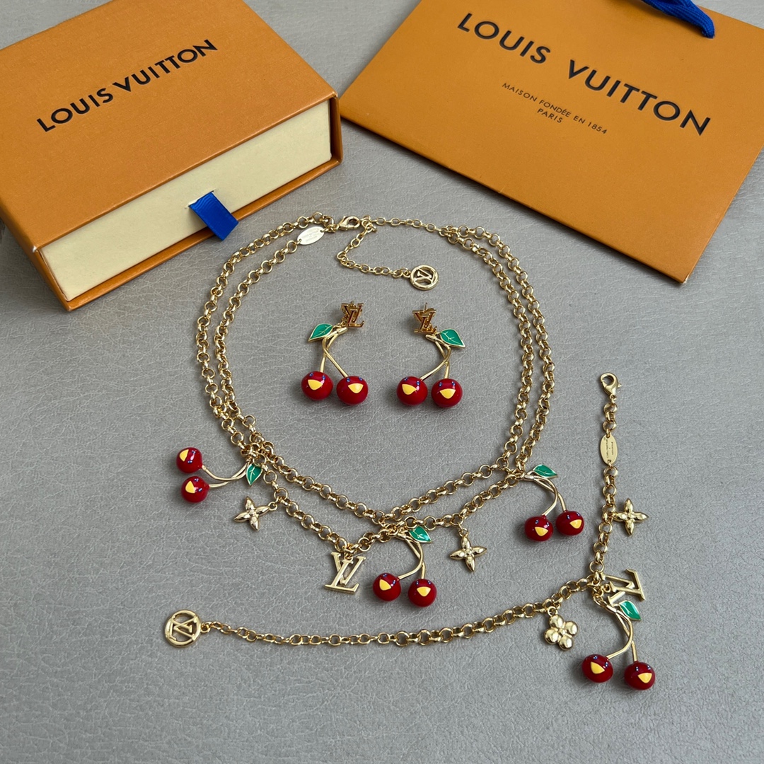 【】原单货 LV 手链🔹🔹Louis Vuitton 路易威登 🔹专柜一致材质 火爆款出货 设计独特 复
