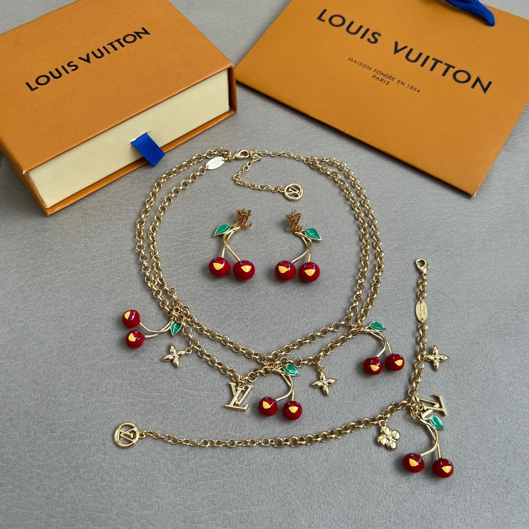【】原单货 LV 项链🔹🔹Louis Vuitton 路易威登 🔹专柜一致材质 火爆款出货 设计独特 复