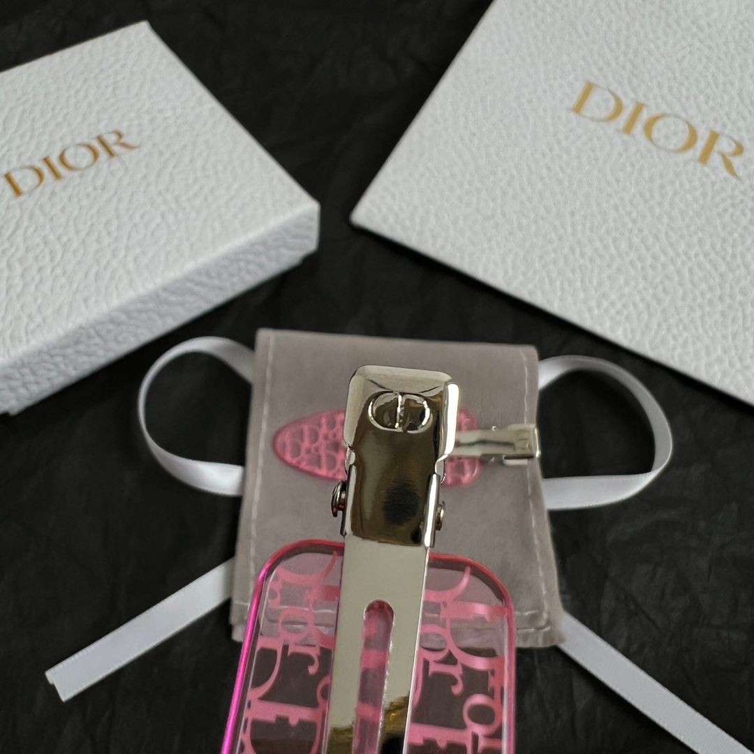 【】一对👑Dior 迪奥 发夹 专柜一致上新 精选原版一致 黄铜材质 甜美气质高雅