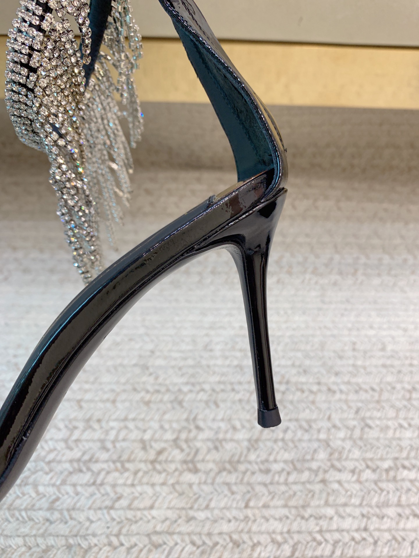 High-Quality Crystal Chain Heels by Giuseppe Zanotti for SS25 Collection - 图片 7