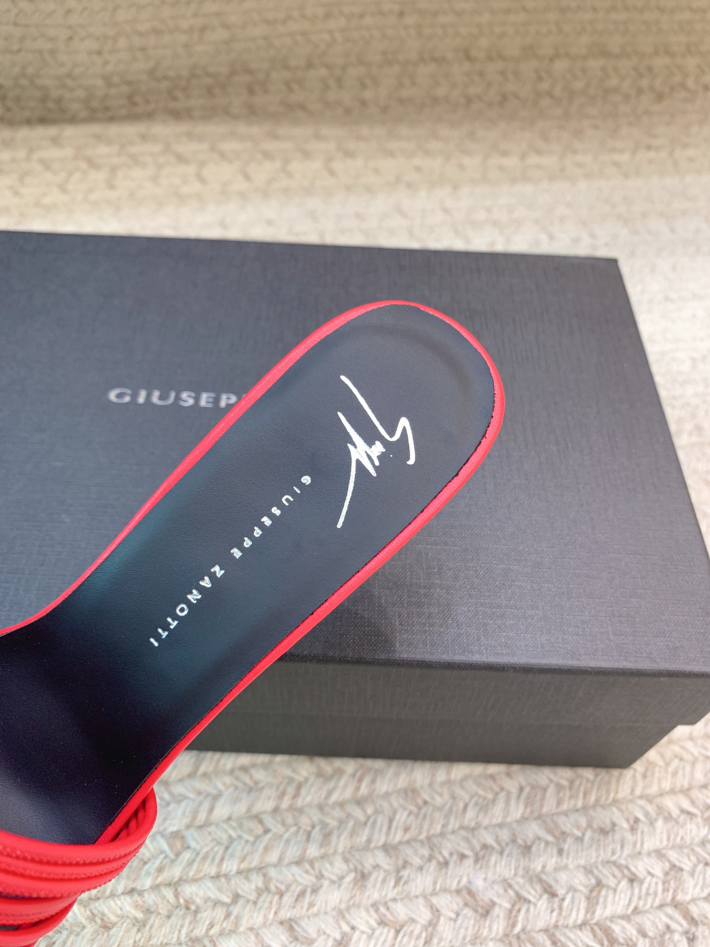 High-Quality Giuseppe Zanotti SS25 Threaded Slippers in Various Sizes - 图片 6
