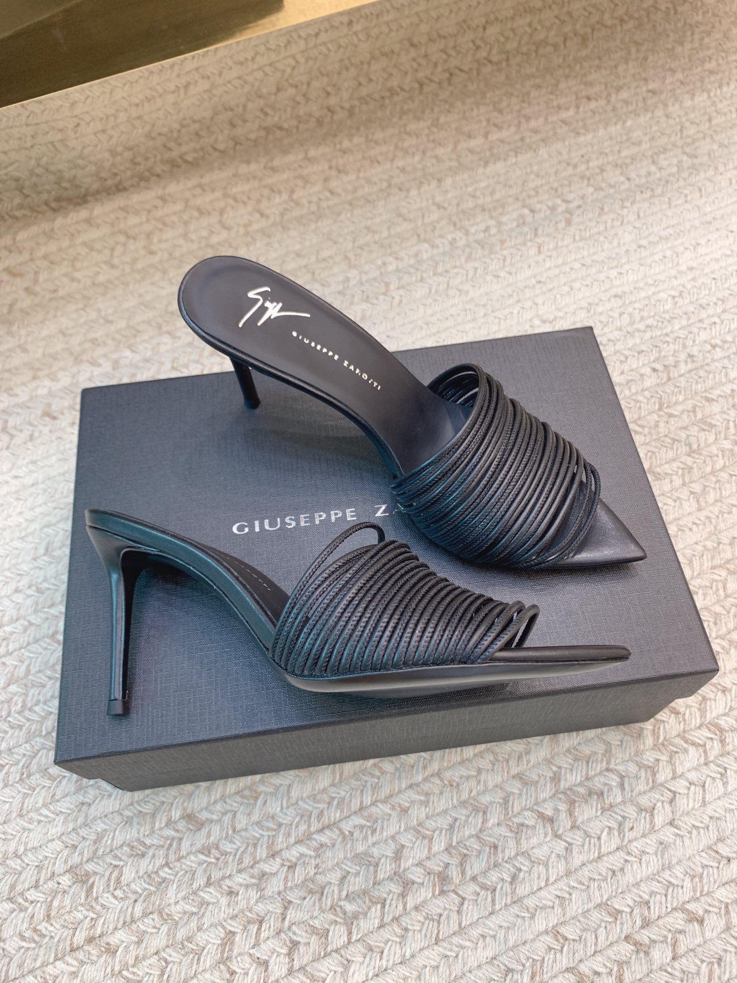 High-Quality Giuseppe Zanotti SS25 Threaded Slippers in Various Sizes