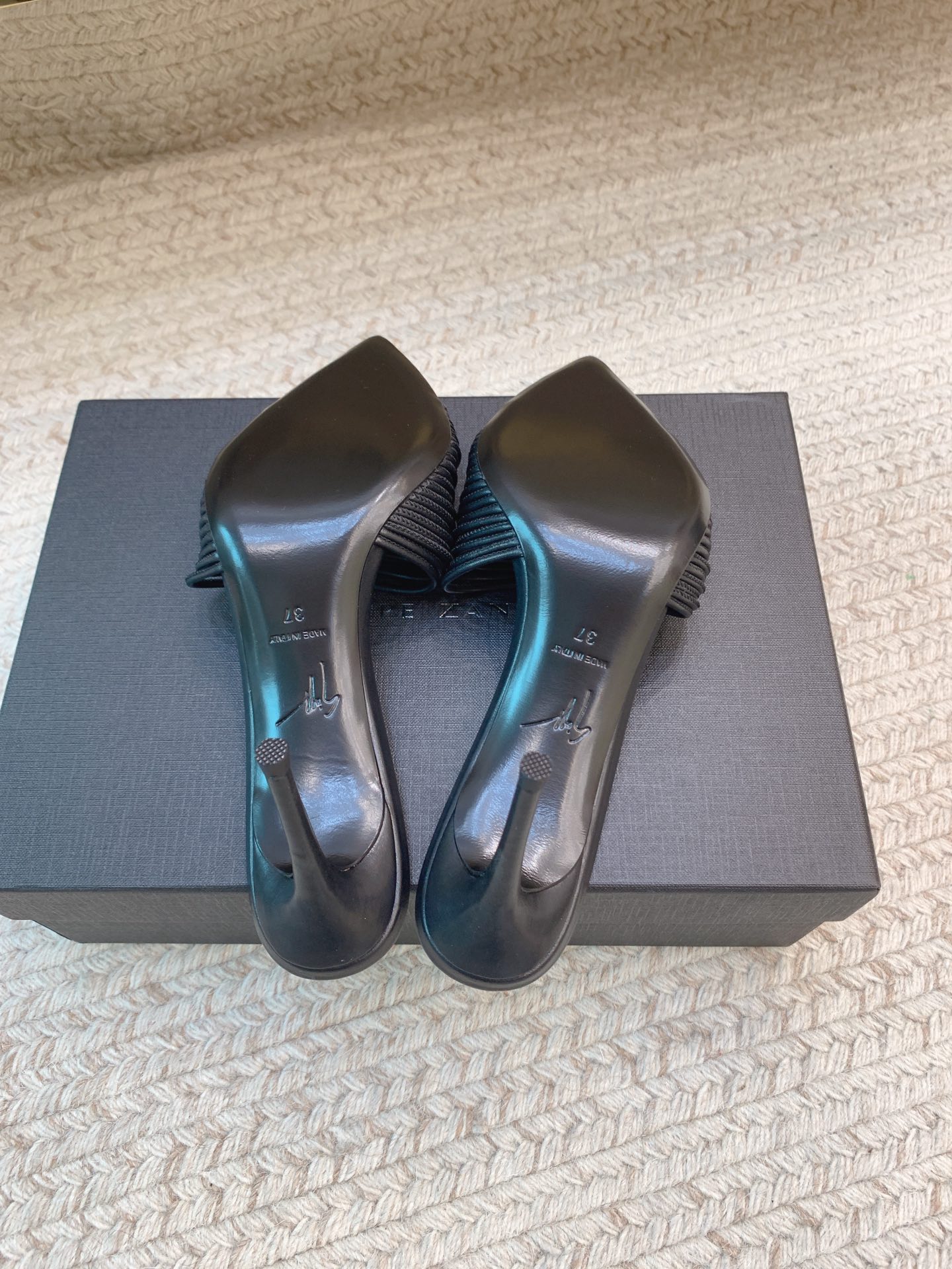 High-Quality Giuseppe Zanotti SS25 Threaded Slippers in Various Sizes - 图片 3