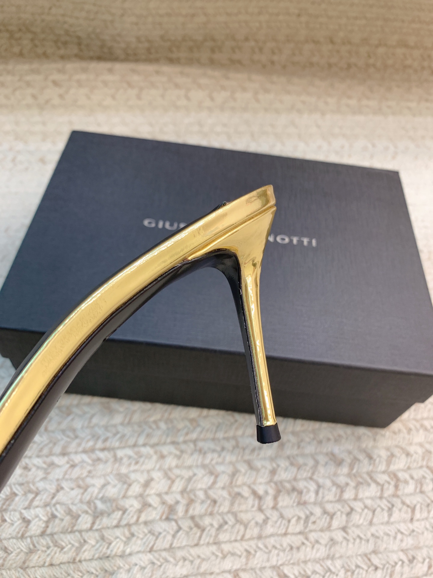 High-quality Giuseppe Zanotti SS25 Heels and Slippers in Various Sizes and Colors - 图片 7