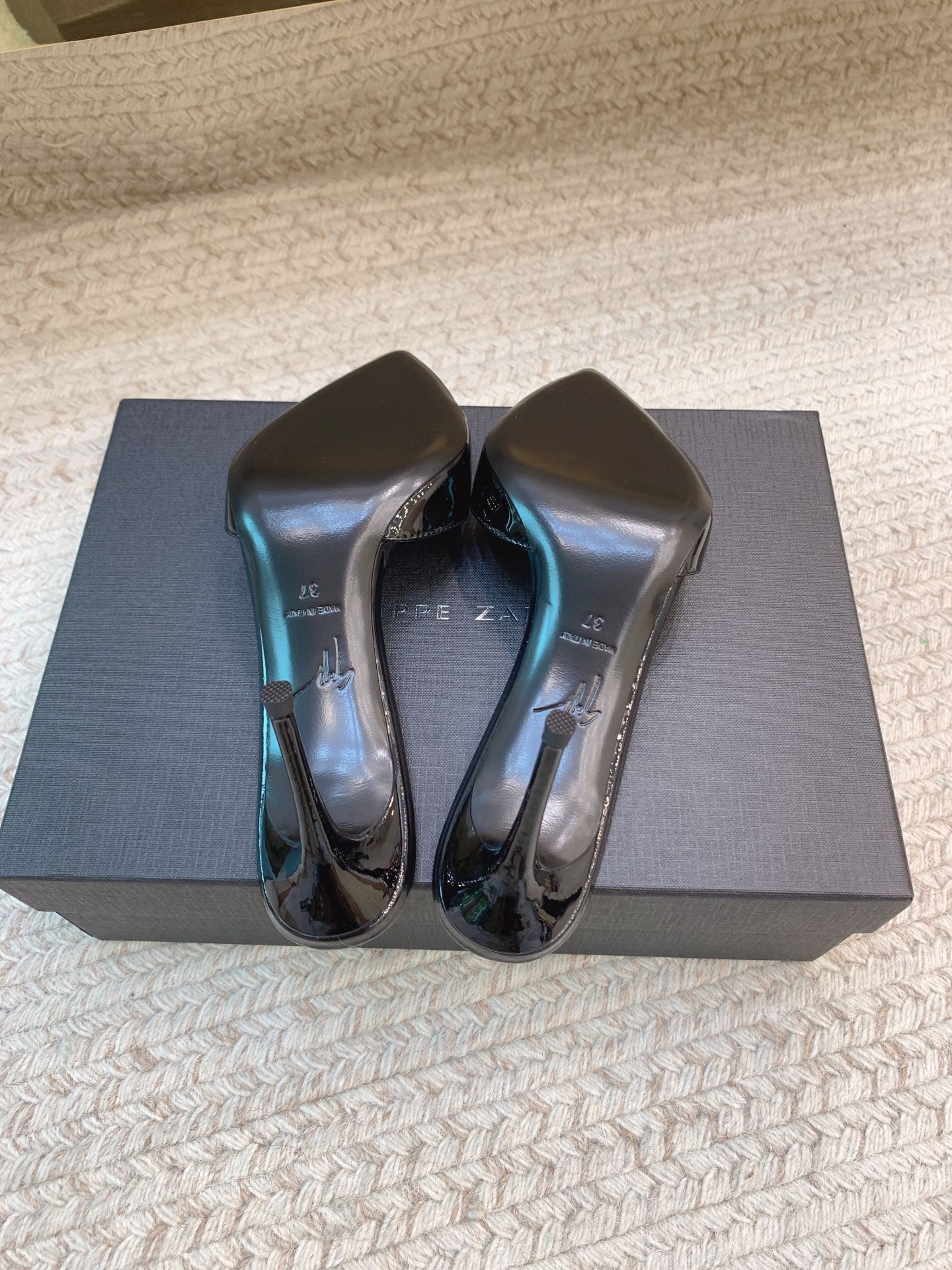 High-Quality Giuseppe Zanotti SS25 Heels and Slippers in Various Sizes, 744 Available - 图片 3