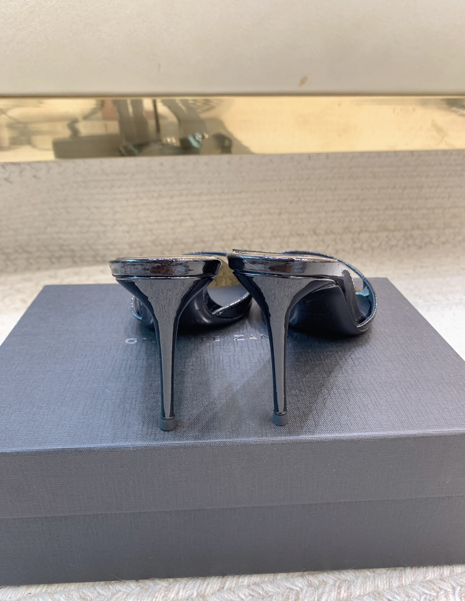 High-Quality Giuseppe Zanotti SS25 Heels and Slippers in Various Sizes, 744 Available - 图片 2