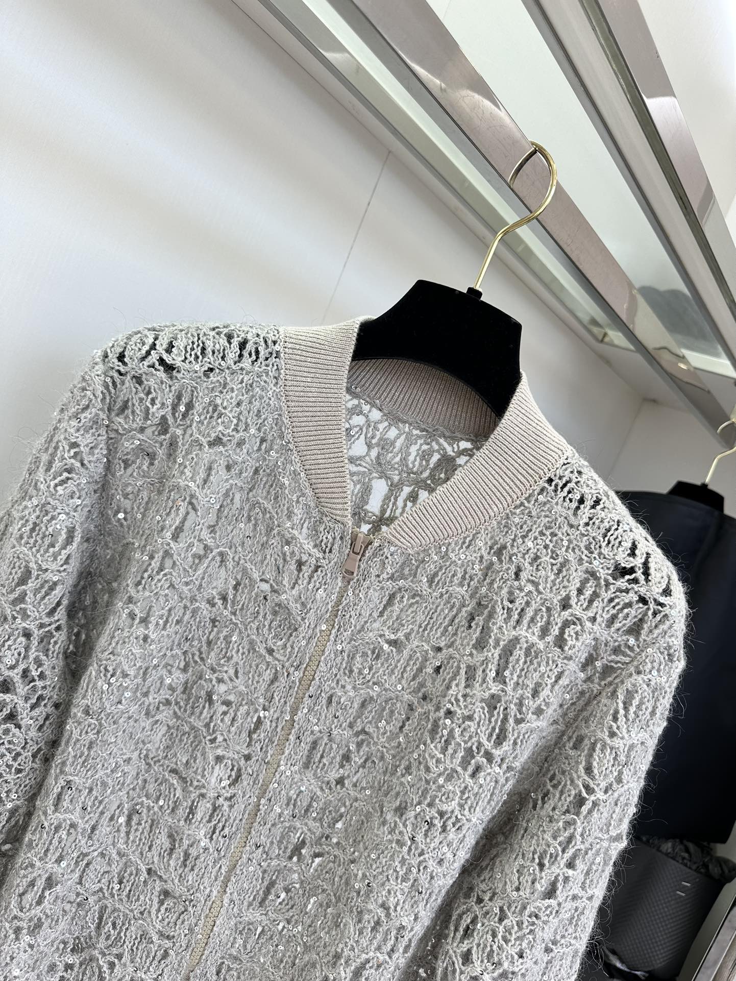 Elegant Knit Cardigan with Glittering Sequins - Comfortable & Stylish 5 i1752433243 2303 3