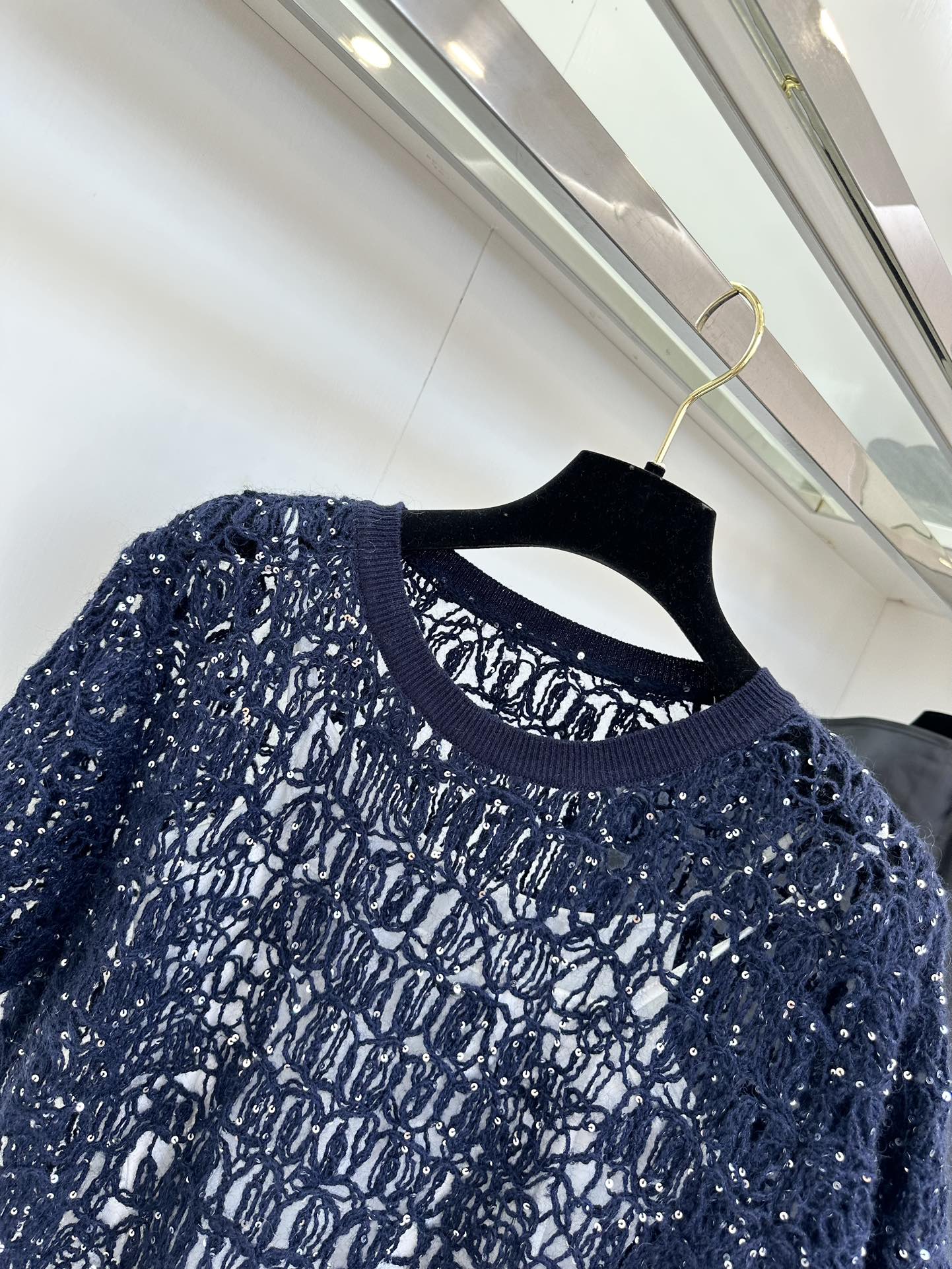 Elegant Knit Top with Glitter Yarn - Comfortable & Stylish Fall Fashion 8 i1752433362 5639 6