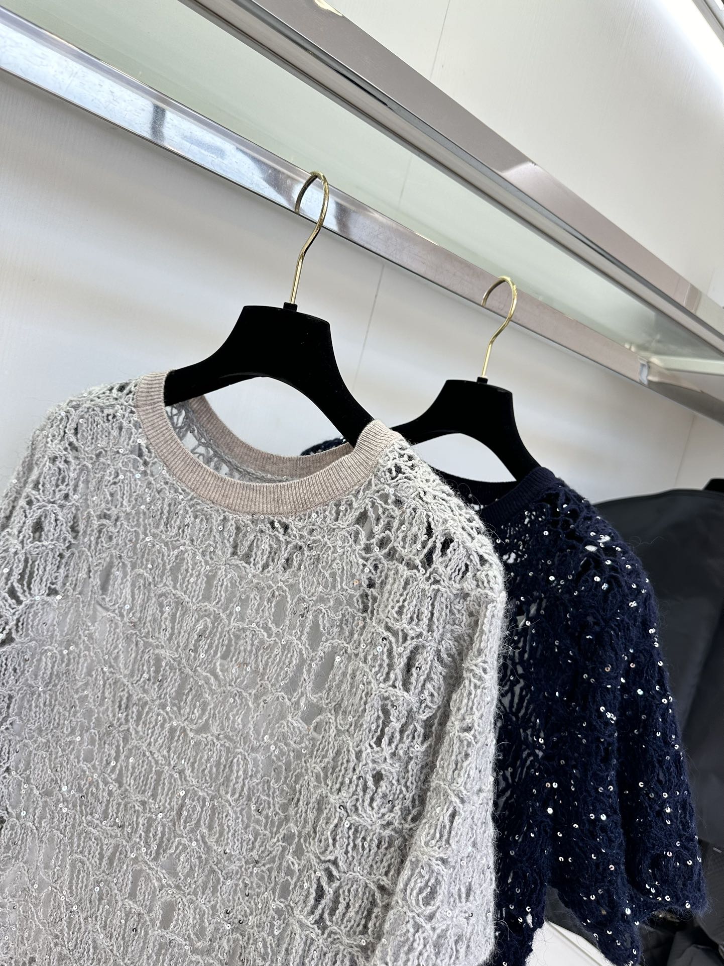 Elegant Knit Top with Glitter Yarn - Comfortable & Stylish Fall Fashion 10 i1752433362 9375 8
