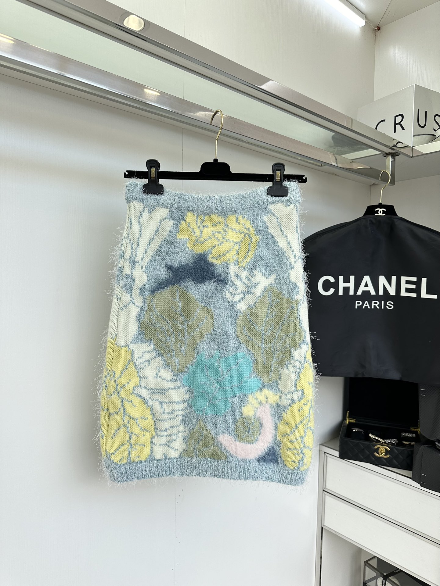 Chanel-Style Women's Two-Piece Set: Elegant Floral Embossed Top and Skirt 9 i1752433604 7703 7