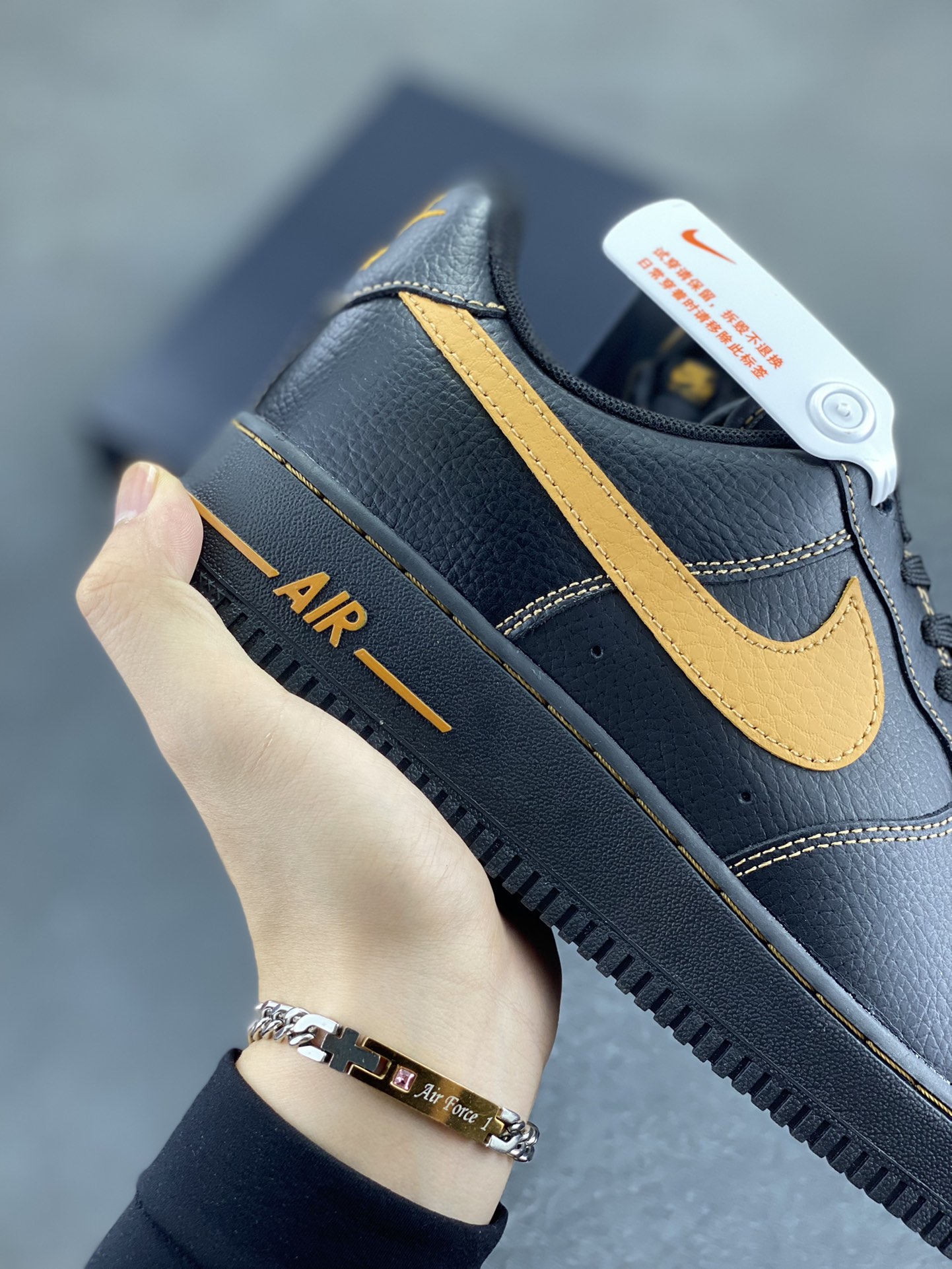 图片[6]-Nike Air Force 1 Low 黑黄 原楦头原纸板 打造纯正空军版型 专注外贸渠道 全掌内置蜂窝气垫 原盒配件 原厂中底钢印、拉帮完美 货号：HQ2037-003 尺码：36 36.5 37.5 38 38.5 39 40 40.5 41 42 42.5 43 44 44.5 45-选品中心