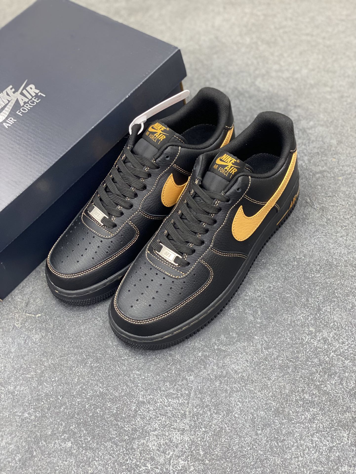 图片[8]-Nike Air Force 1 Low 黑黄 原楦头原纸板 打造纯正空军版型 专注外贸渠道 全掌内置蜂窝气垫 原盒配件 原厂中底钢印、拉帮完美 货号：HQ2037-003 尺码：36 36.5 37.5 38 38.5 39 40 40.5 41 42 42.5 43 44 44.5 45-选品中心