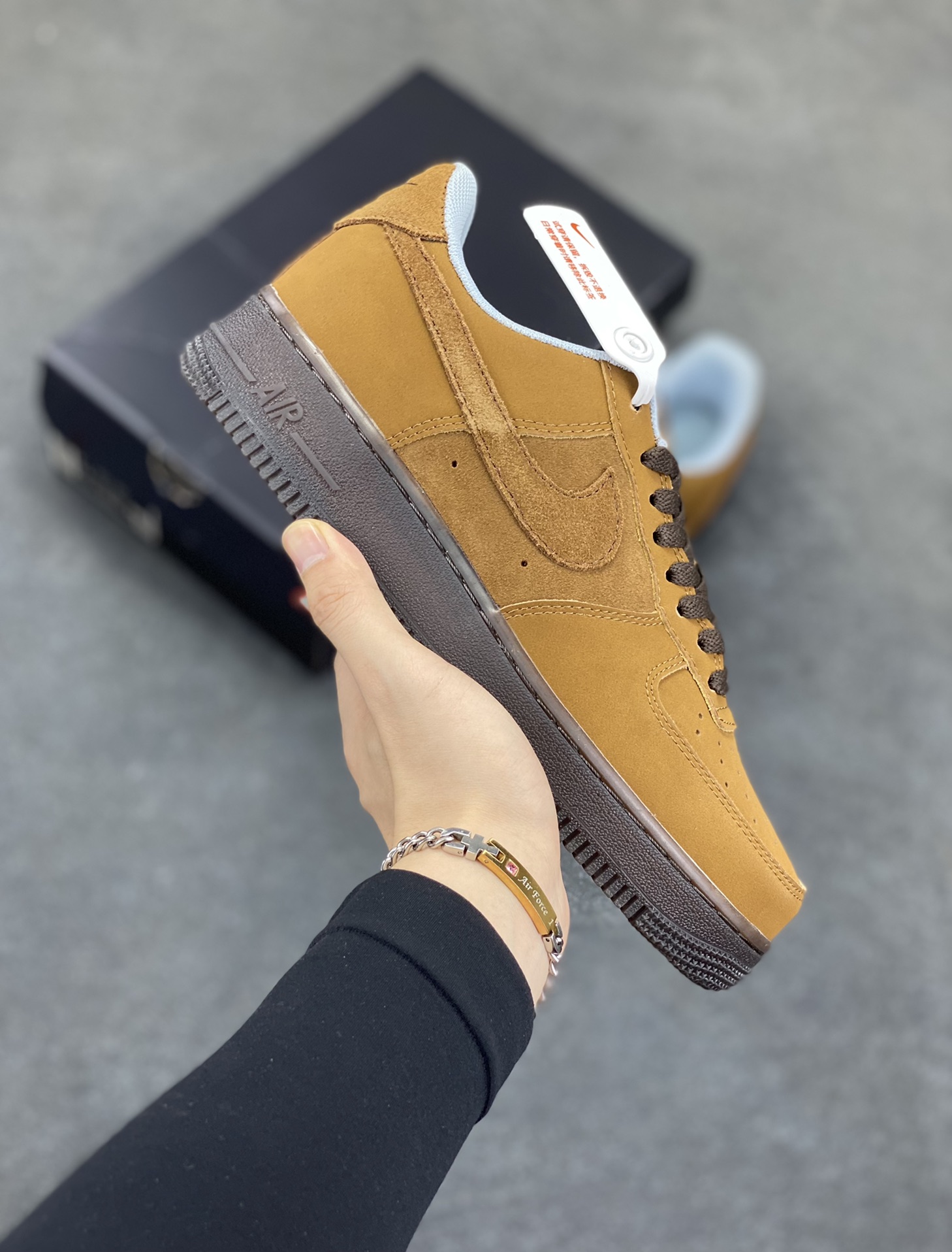 Air Force 1\’ 07 棕褐 原楦头原纸板 打造纯正空军版型 专注外贸渠道 全掌内置蜂窝气垫 #原盒配件 原厂中底钢印、拉帮完美 货号:IB4617-222 尺码:36 36.5 37.5 38 38.5 39 40 40.5 41 42 42.5 43 44 44.5 45-选品中心