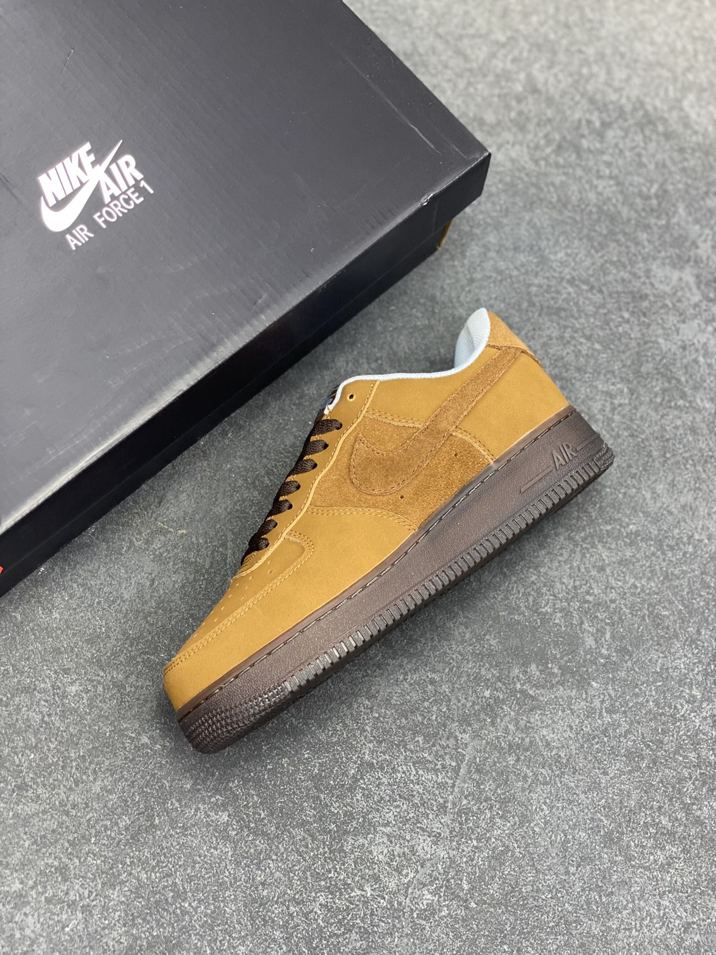 图片[7]-Air Force 1\’ 07 棕褐 原楦头原纸板 打造纯正空军版型 专注外贸渠道 全掌内置蜂窝气垫 #原盒配件 原厂中底钢印、拉帮完美 货号：IB4617-222 尺码：36 36.5 37.5 38 38.5 39 40 40.5 41 42 42.5 43 44 44.5 45-选品中心