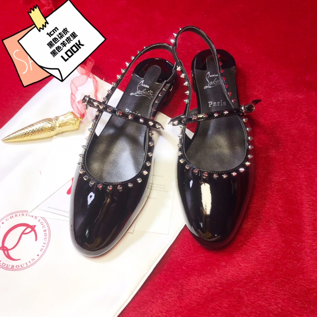 NO:337241,High-end custom spring and summer classic series! H1.5Cm size 34-43. Genuine leather sole -006 black slim leather, black sheepskin. Silver rivets. Official website synchronization Official website picture Standard European code Reference:-006 Color: black/black Material: patent Lining: red goat leather Heel height: 1.5Cm Sole:leather sole Size: EU 34-43 (US 4-11):,,christian louboutin, sheepskin,Leather soles19860909高端订制 春夏精典款系列！ H1.5Cm尺码34-43码.真皮大底 －006黑色柒皮,黑色羊皮里.銀色鉚釘.官网同步 官网图 标准欧码 Reference:-006 Color:black/black Material:patent Lining:red goat leather Heel heigh:1.5Cm Sole:leather sole Size:EU 34－43（US 4一11) :,,christian louboutin,sheepskin,Leather soles,Women's Shoes
