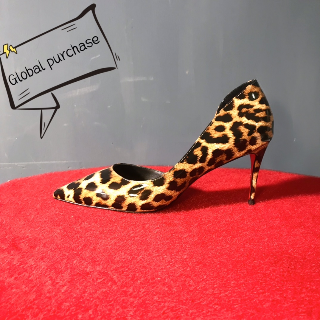 NO:336785,High-end customized autumn and winter leopard print classic series!  H8.5Cm, size 34-42. Customized models are not refundable or exchanged. 9039-, leopard print, seven-skin, black sheepskin, big bottom trademark buckle. Official website synchronization Standard European code No:9039- Color:multi/black Material:patent leather Lining:goat leather Heel height:8.5Cm Sole:leather sole Size:EUR 34-42 (US 4-11):,,christian louboutin,sheepskin19860909高端订制秋冬豹纹精典款系列！H8.5Cm,尺码34-42码. 订制款不退不换9039-,豹纹柒皮,黑色羊皮里,大底商标扣.官网同步 标准欧码 No:9039- Color:multi/black Material:patent leather Lining:goat leather Heel heigh:8.5Cm Sole:leather sole Size:EUR 34－42（US 4一11) :,,christian louboutin,sheepskin,Women's Shoes
